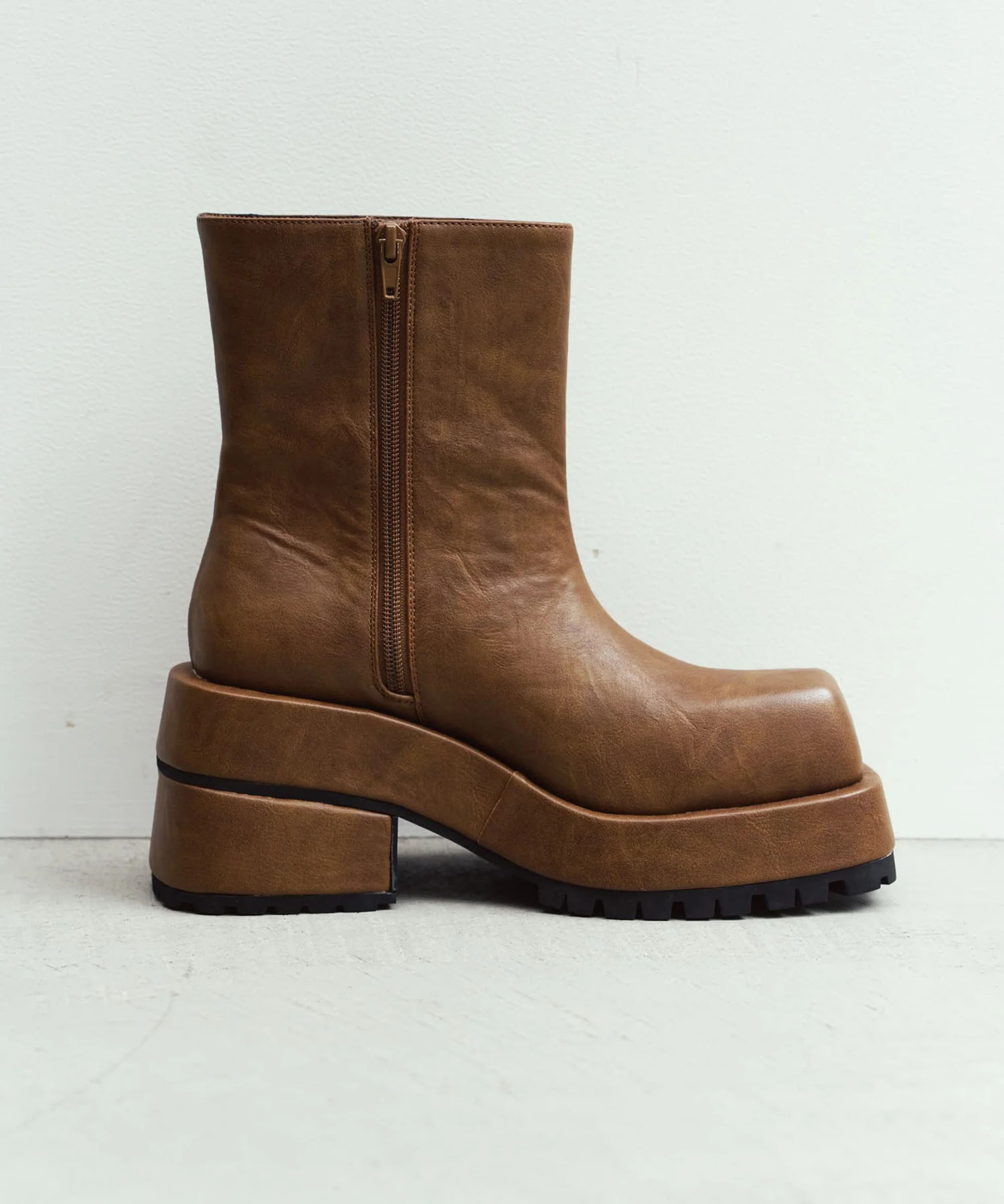 volume square boots Knuth Marf