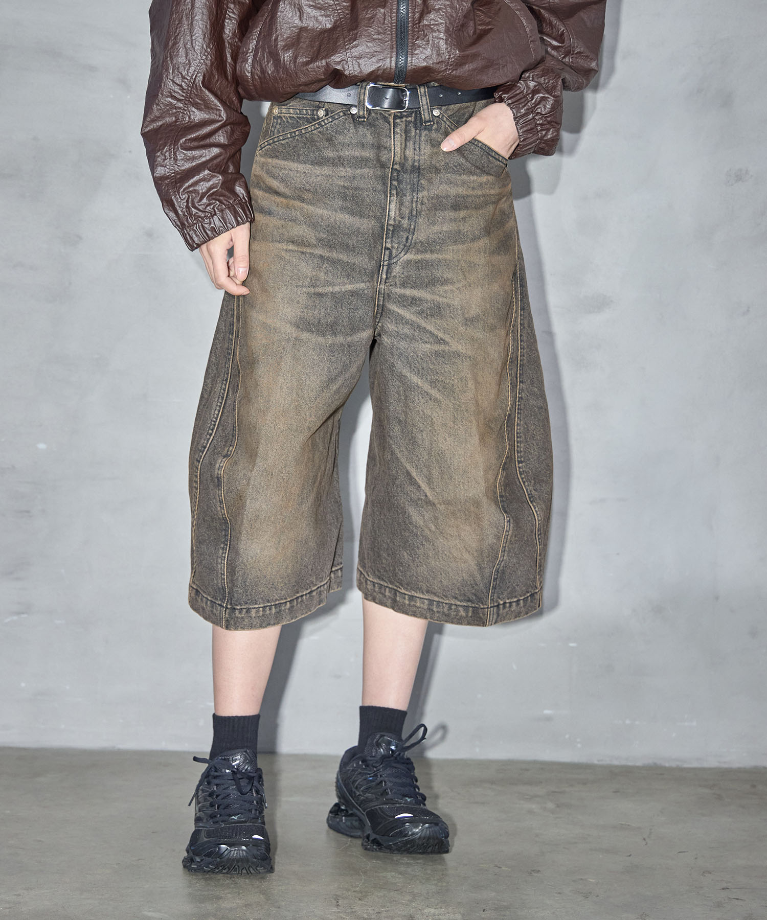 別注 3D TWISTED JORTS NVRFRGT