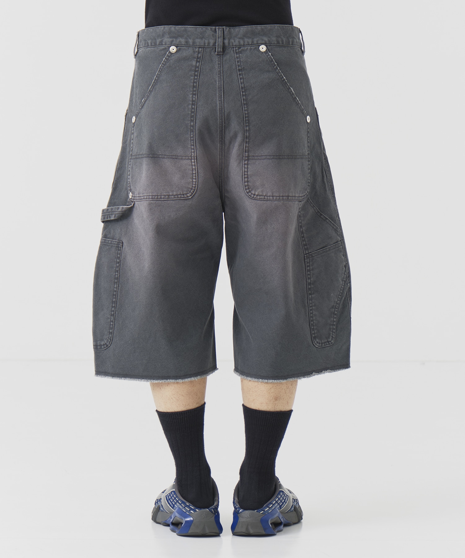 DUCK DOUBLE KNEE CURVED LEG SHORTS CONZ