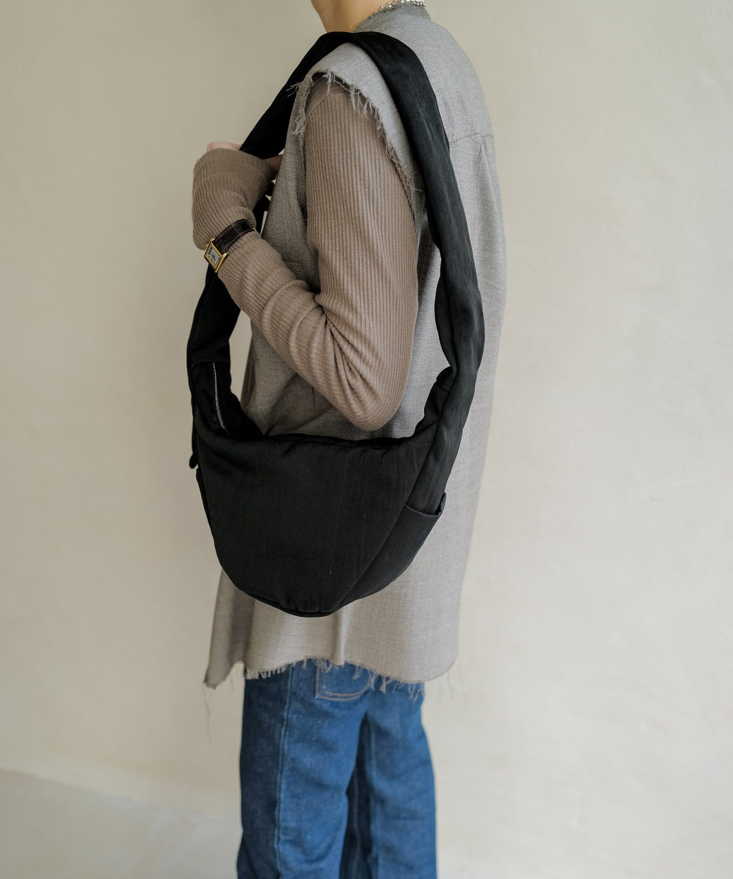 ANNIE PUFFER MINI MOON BAG / CERATO BRIGHT ITTI
