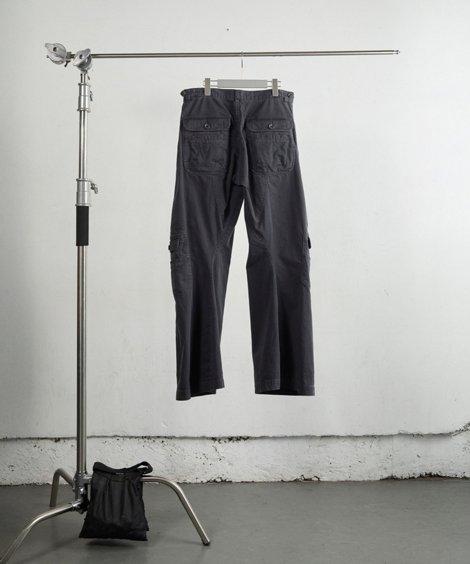 MULTI POCKET CARGO PANTS NVRFRGT