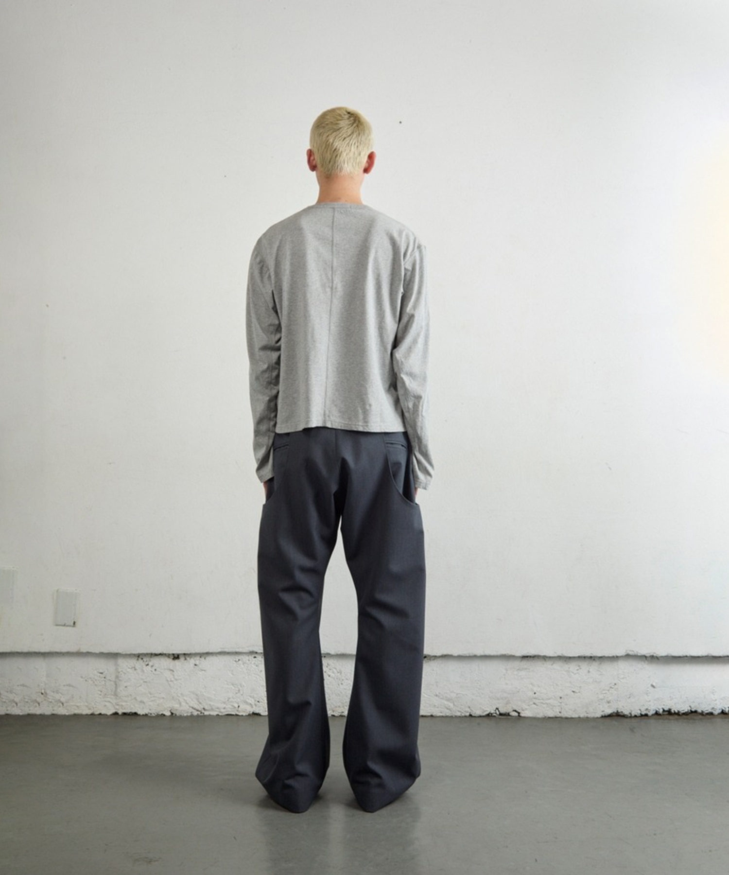 CURVED LEG UTILITY TROUSERS(2 DARK GREY): NVRFRGT: MENS｜CONZ