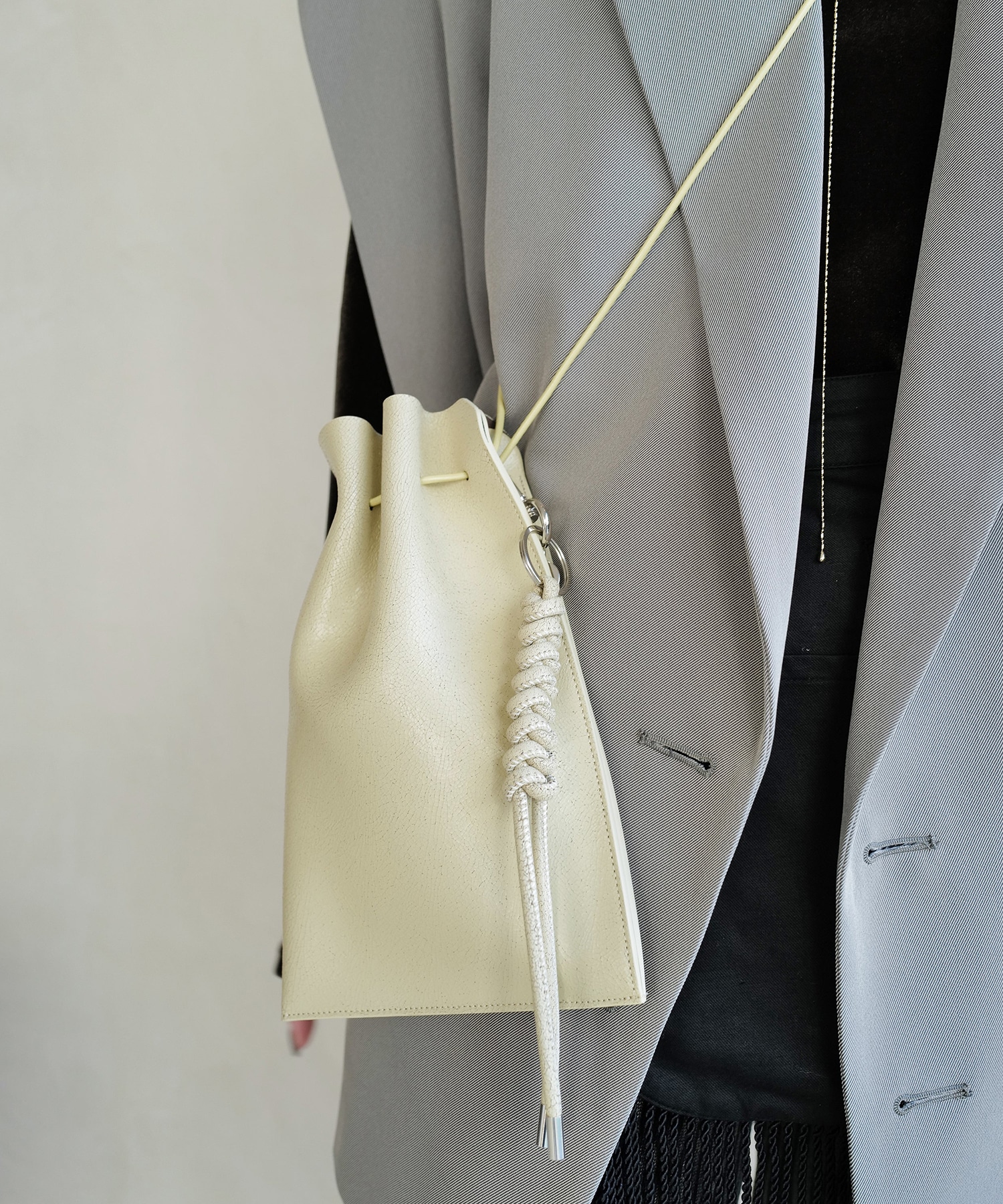 HERRIE KINCHAKU POUCH - PM / CRACK ITTI