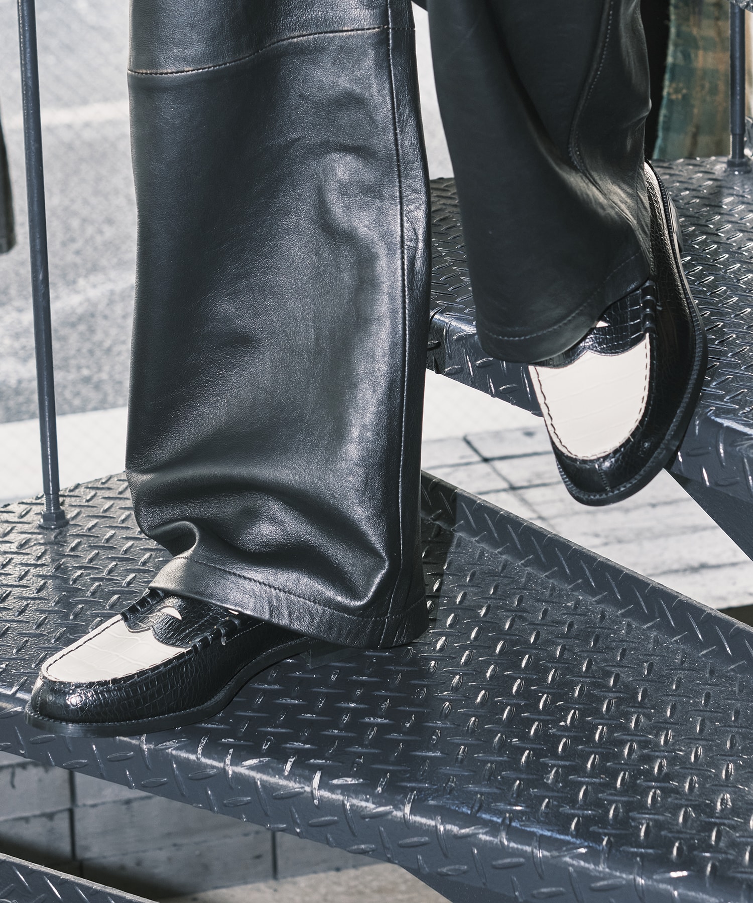 別注 EMBOSSED LOAFERS BLACK WHITE CROCODILE COMBI The Kenford FINESHOES