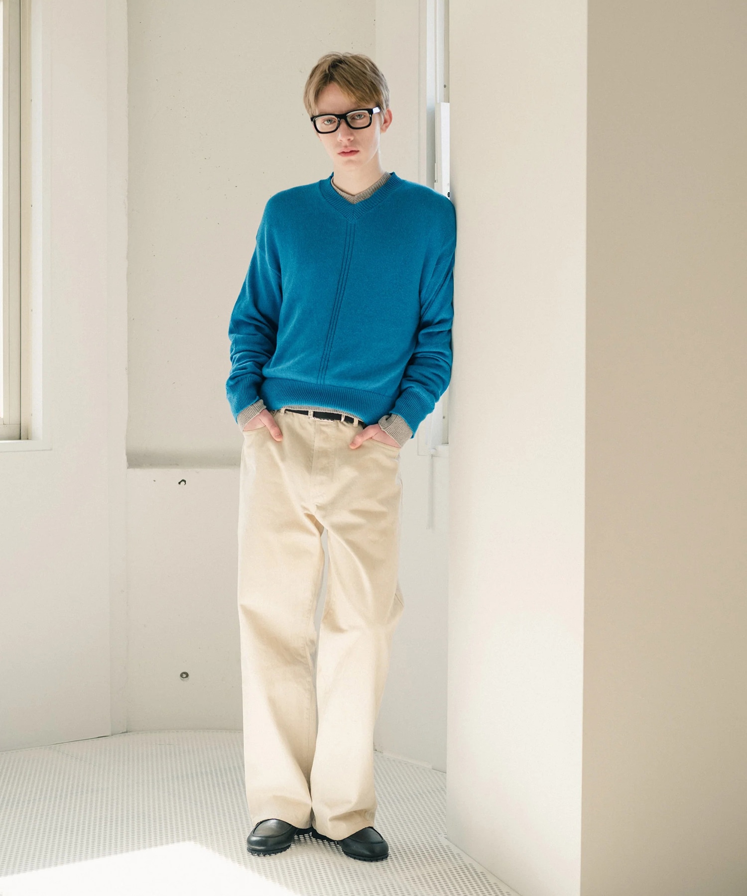 V NECK LIGHT KNIT SWEATER SimplyComplicated