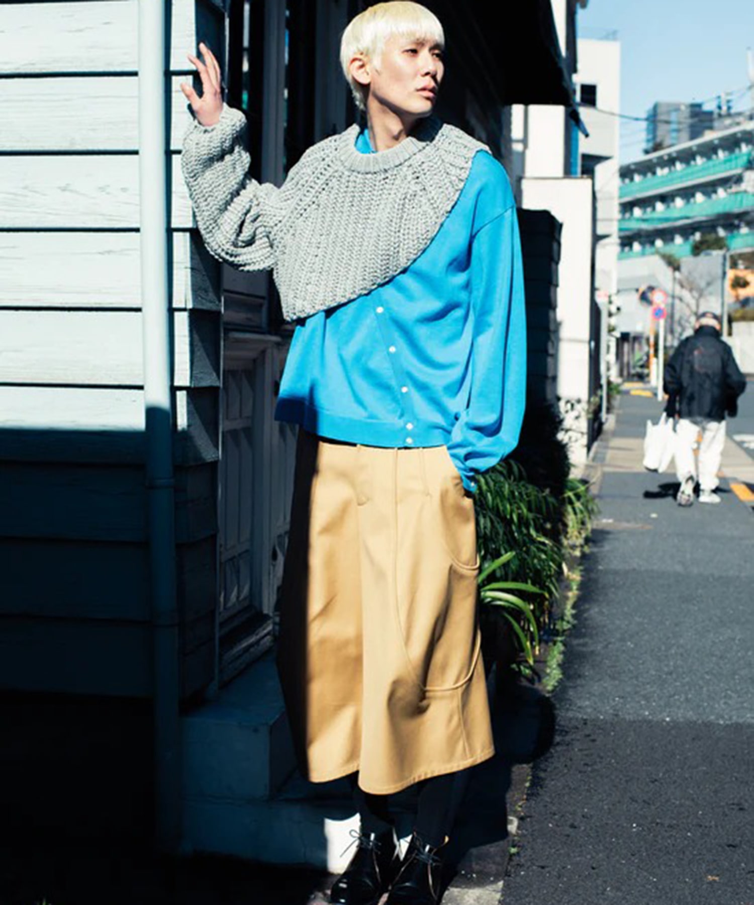 TUCK CURVE WIDE SHORTS GOAT ESSENCE