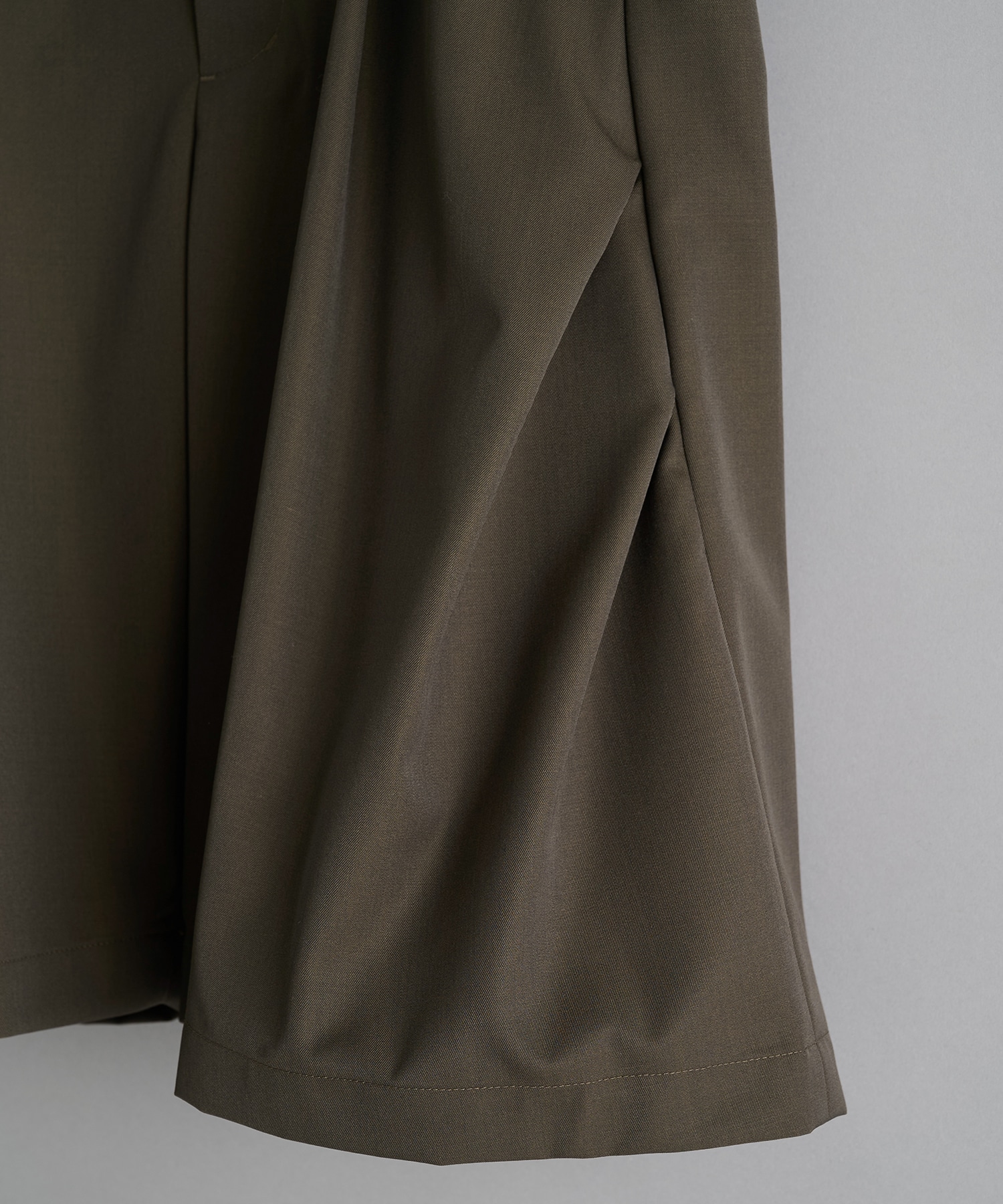 curve leg wide shorts CONZ