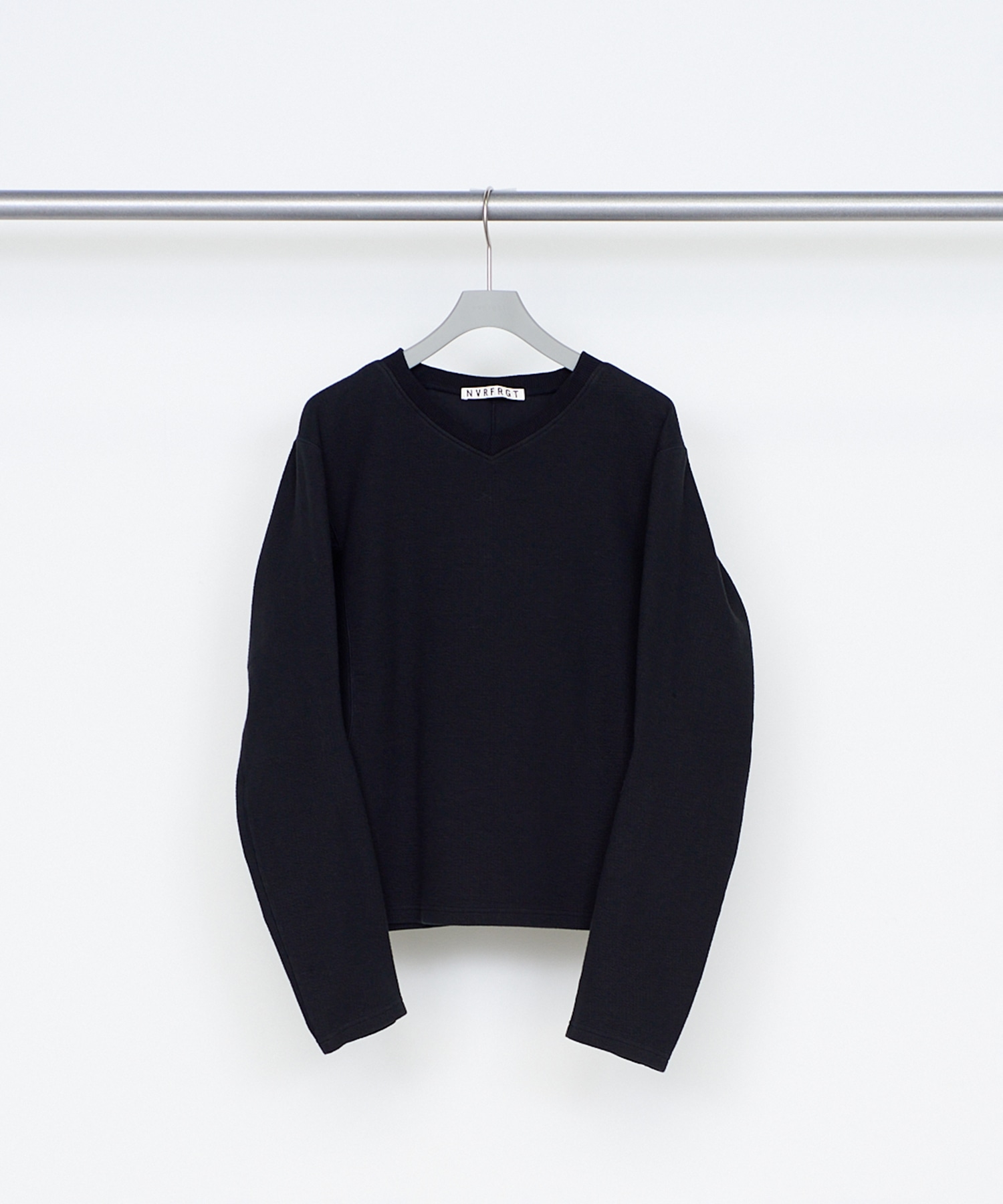 PANNELD LONG SLEEVE V-NECK T-SHIRT NVRFRGT