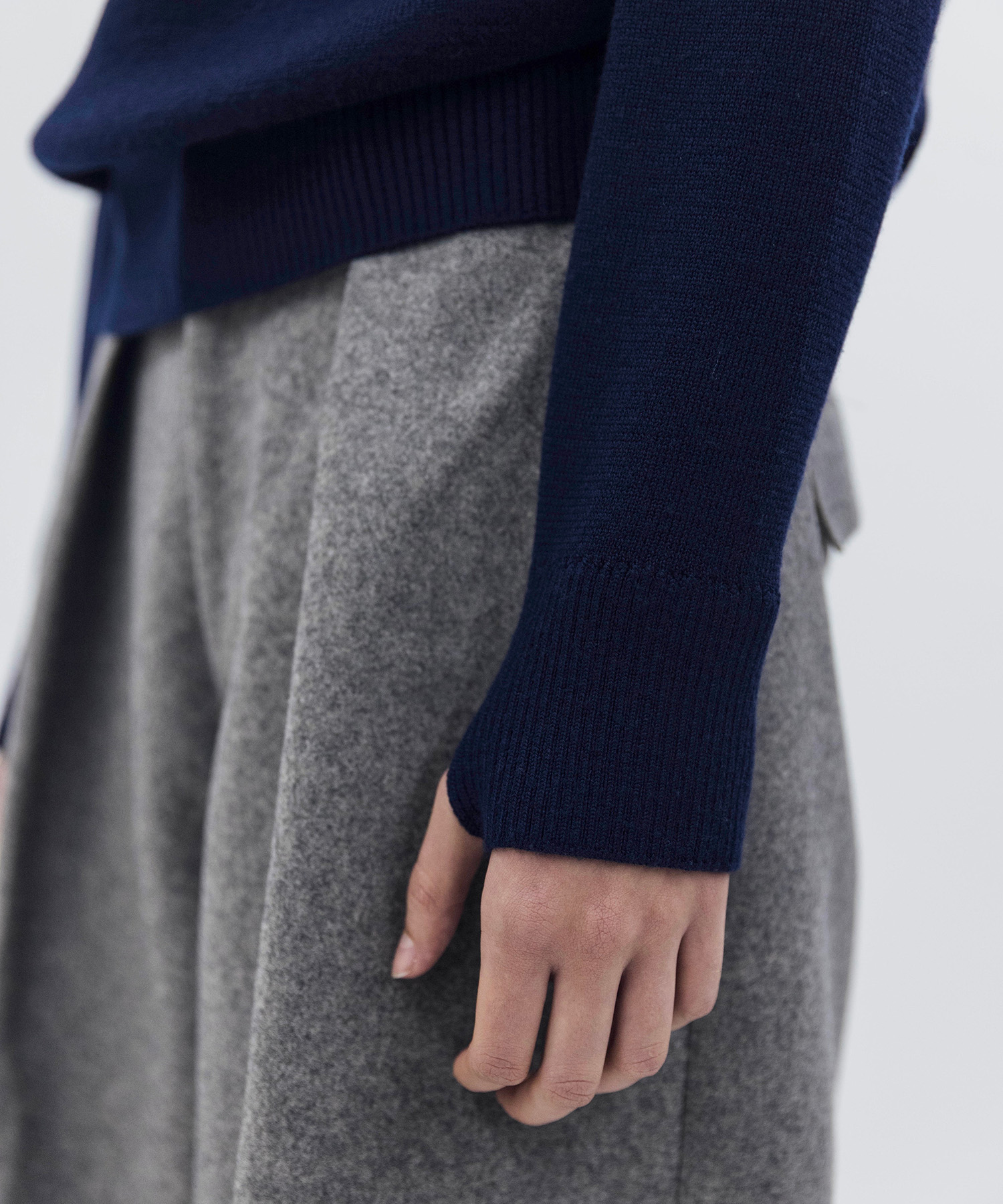 META SWEATER OUAT