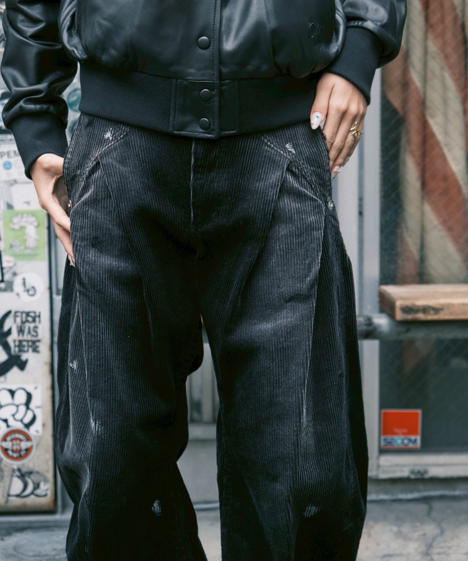 CORDUROY BLAST PAINT CURVED LEG PANTS CONZ