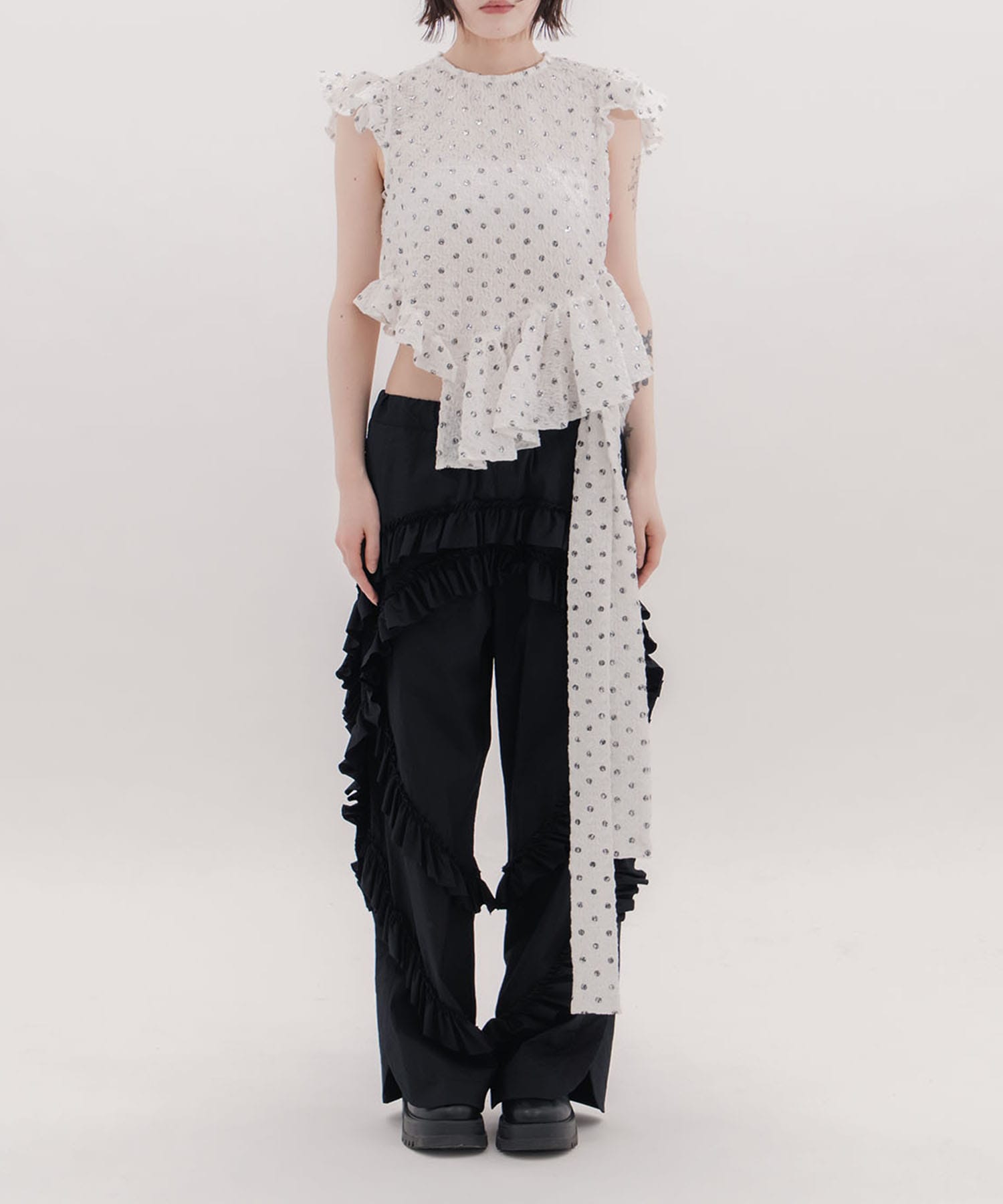 Polka dot print frilled tops naokitomizuka