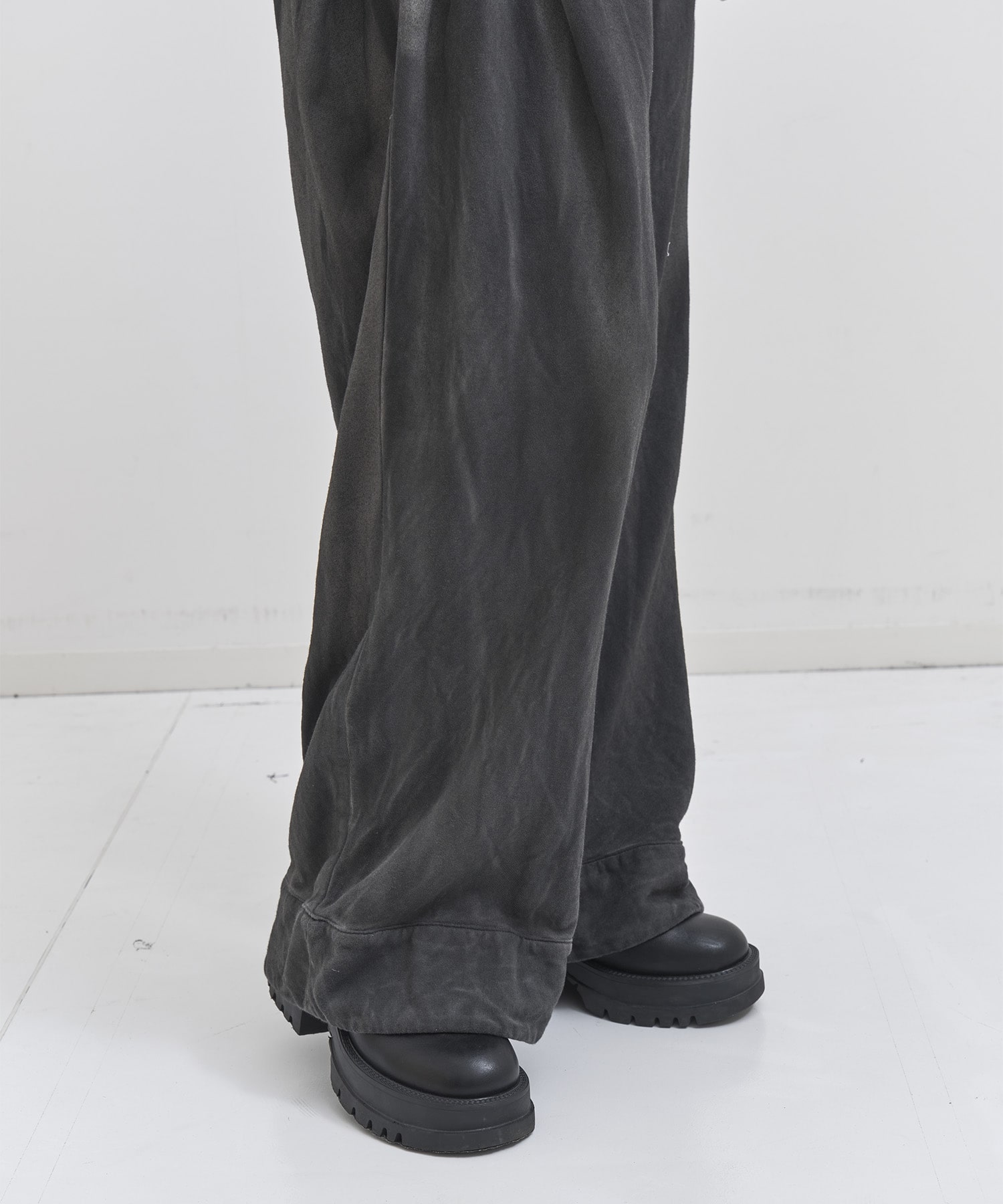 fold-cuff pants mukcyen