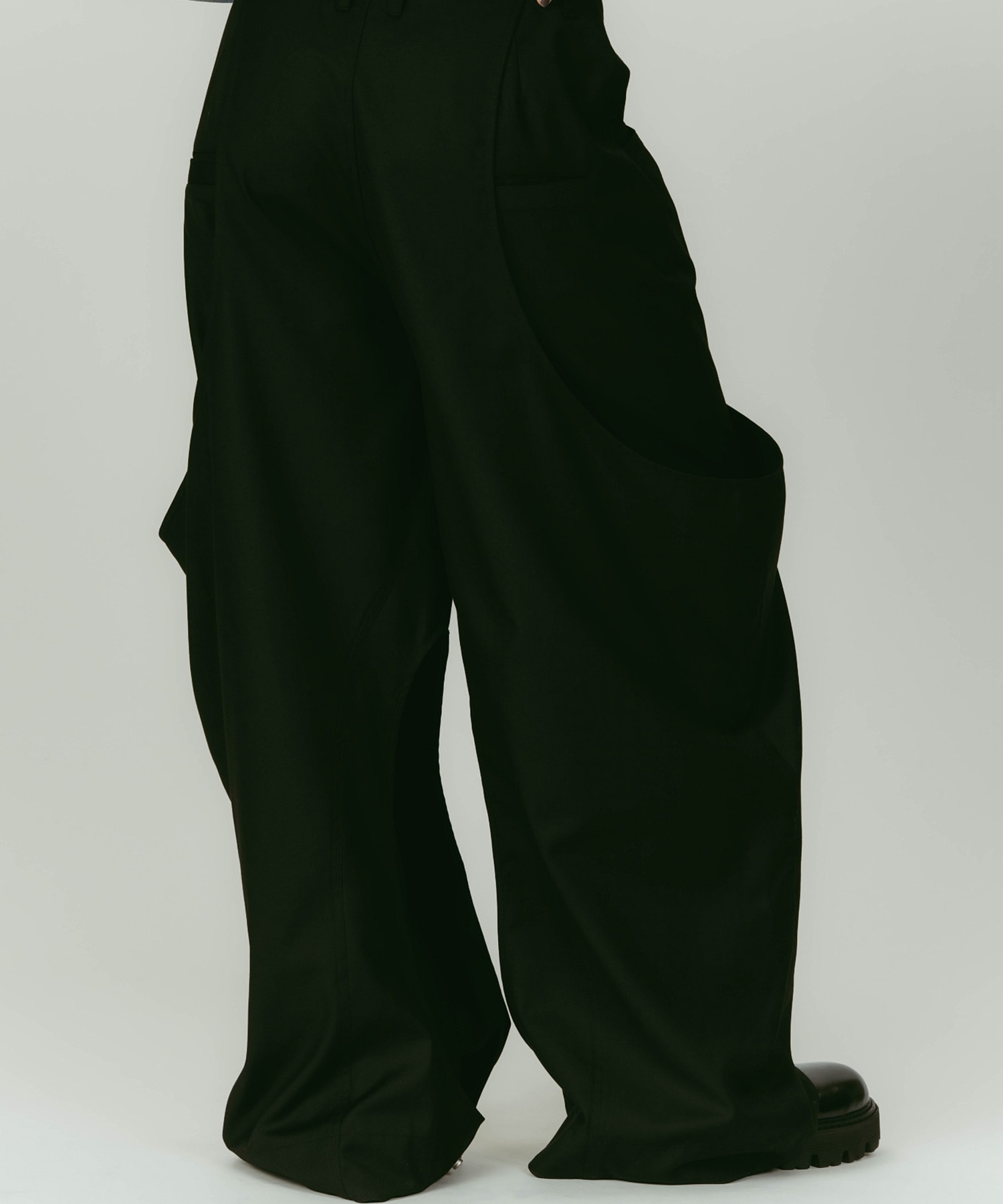 high-boot detail pants(unisex)/black 