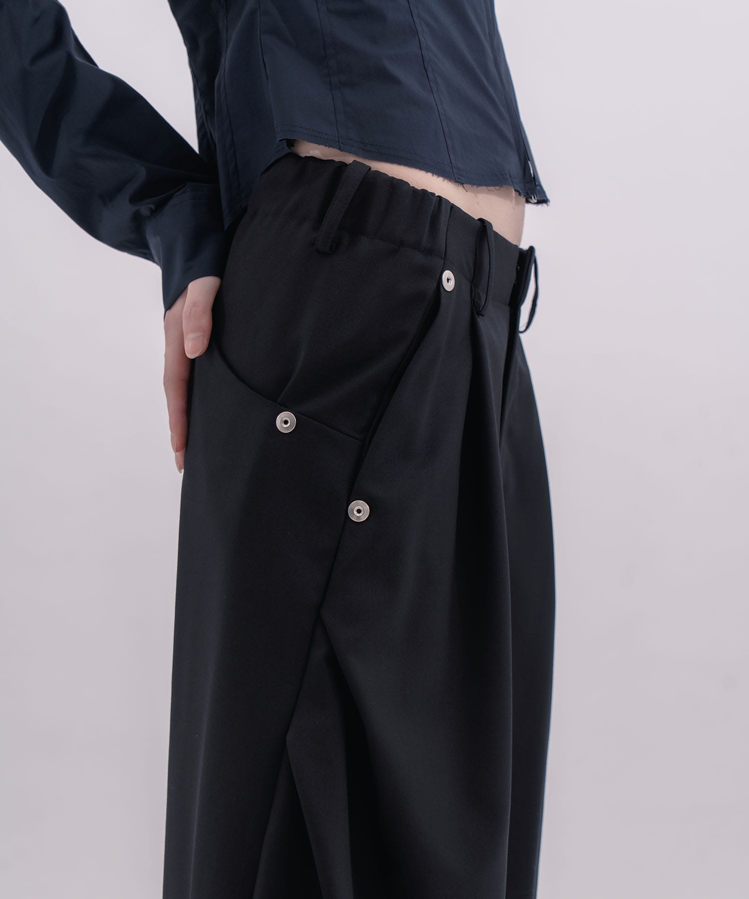 curve leg trousers CONZ