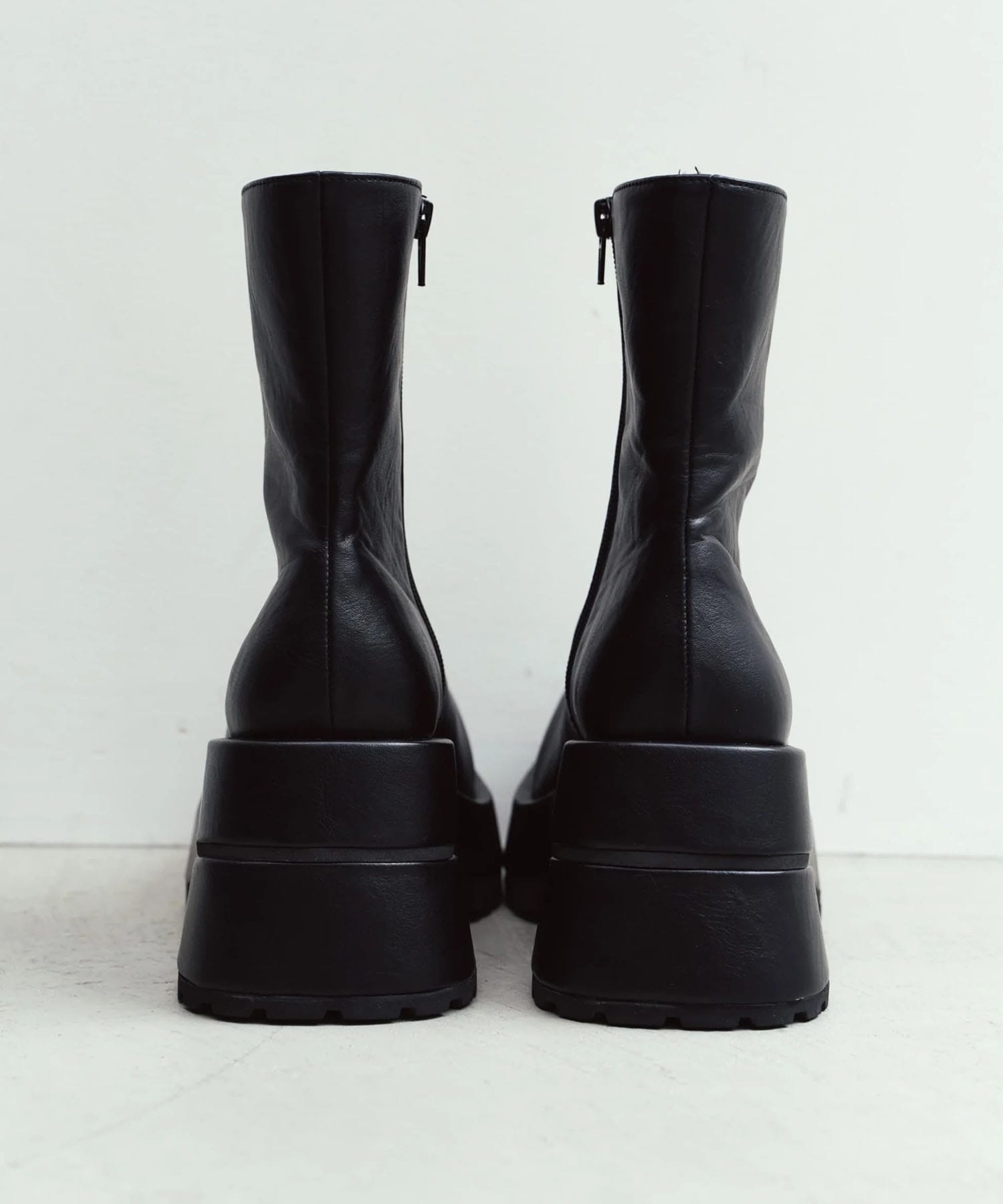 volume square boots Knuth Marf