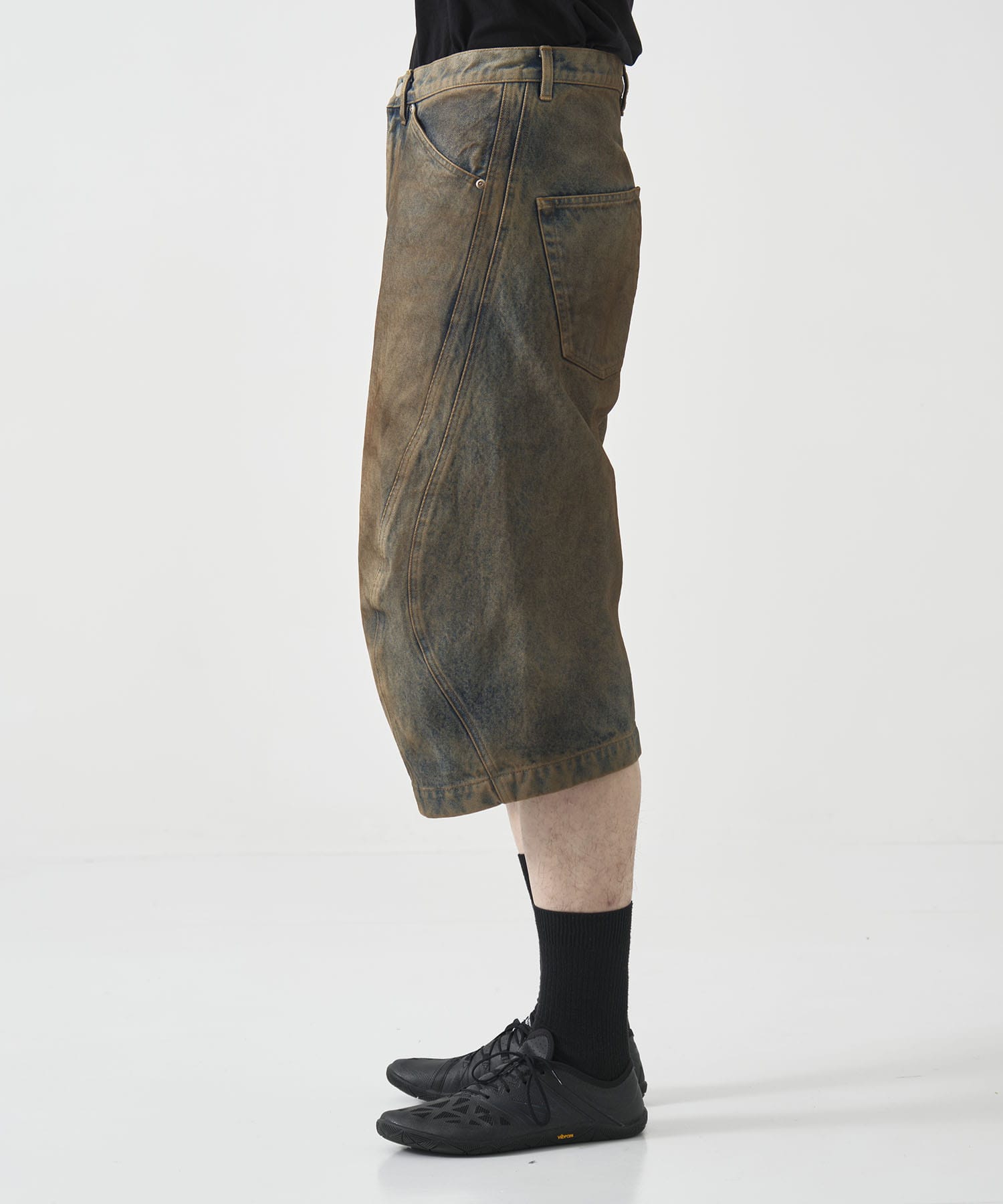 別注 3D TWISTED JORTS NVRFRGT