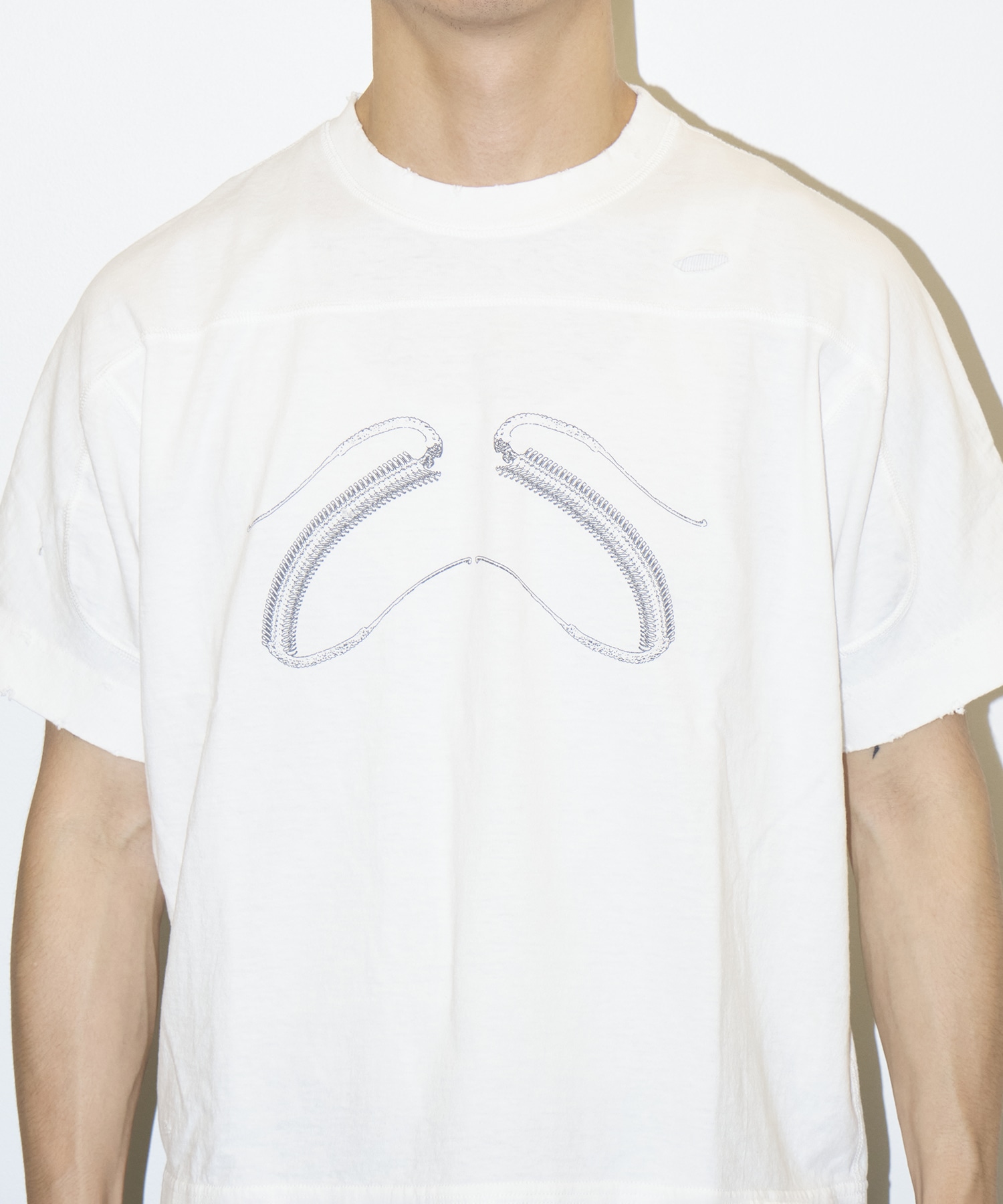 25 TEE × jinjinneedle JIAN YE