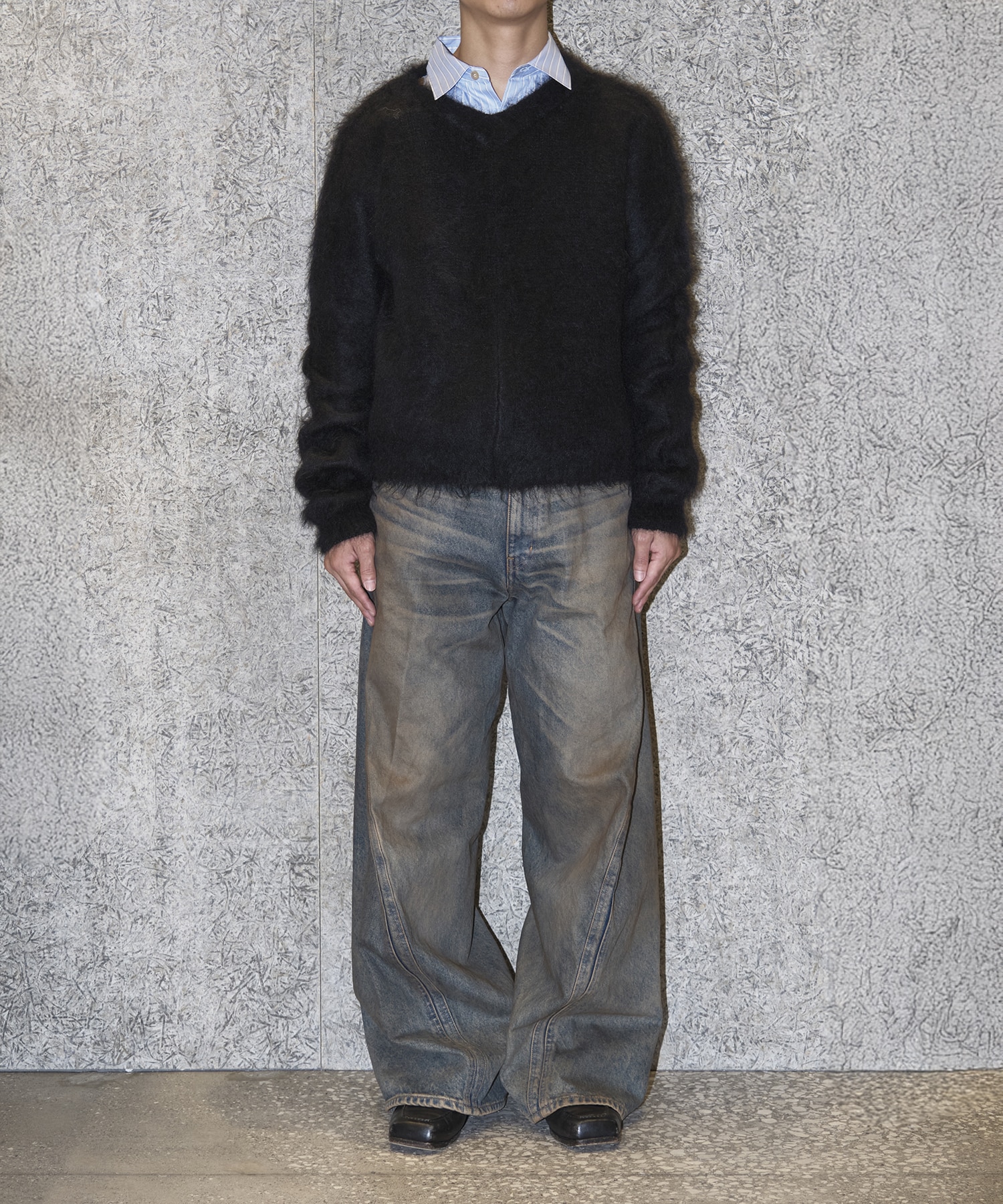 BRUSHED MOHAIR V-NECK SWEATER NVRFRGT