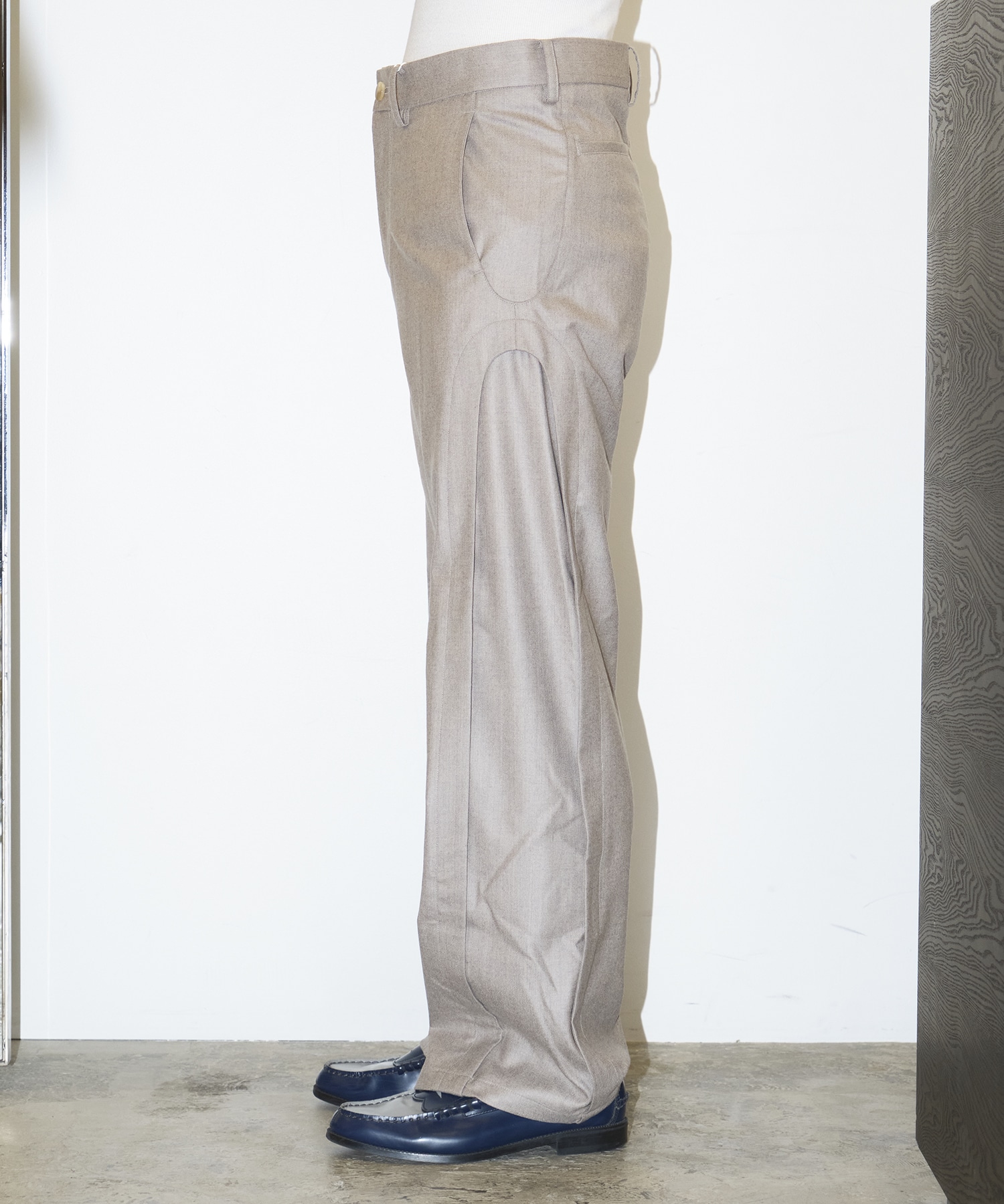 BRAID CUTTING TUCK PANTS STEAF