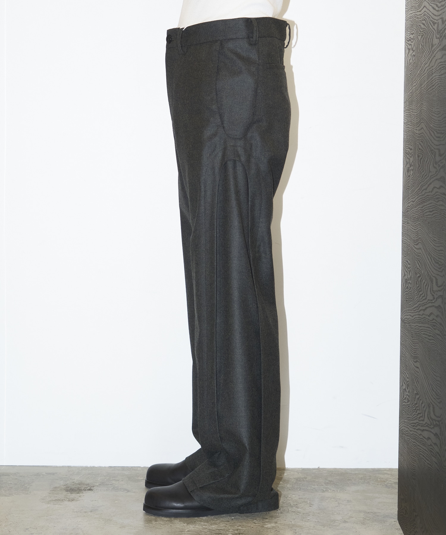 BRAID CUTTING TUCK PANTS STEAF