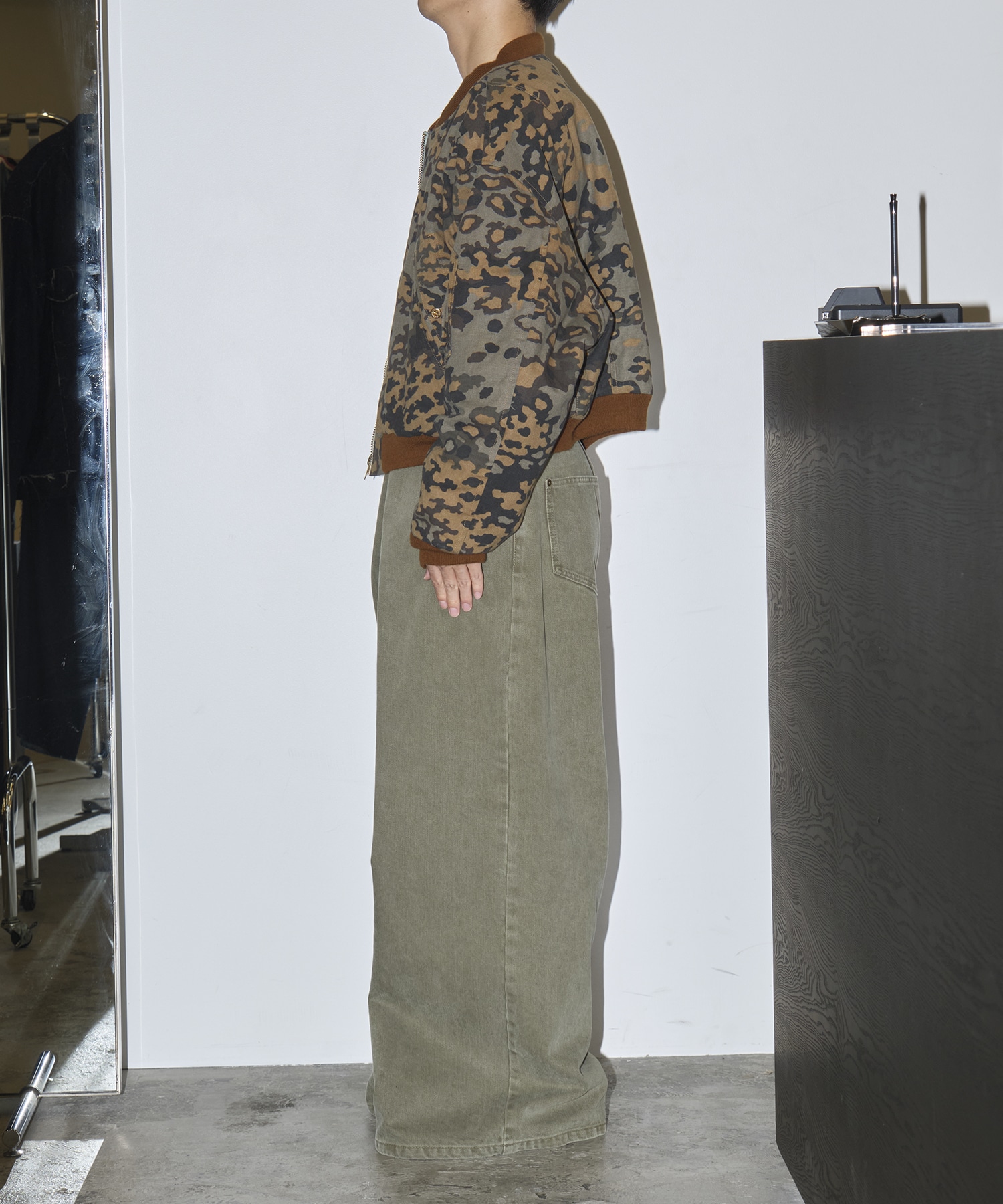 Third Way Cropped Bomber LES SIX