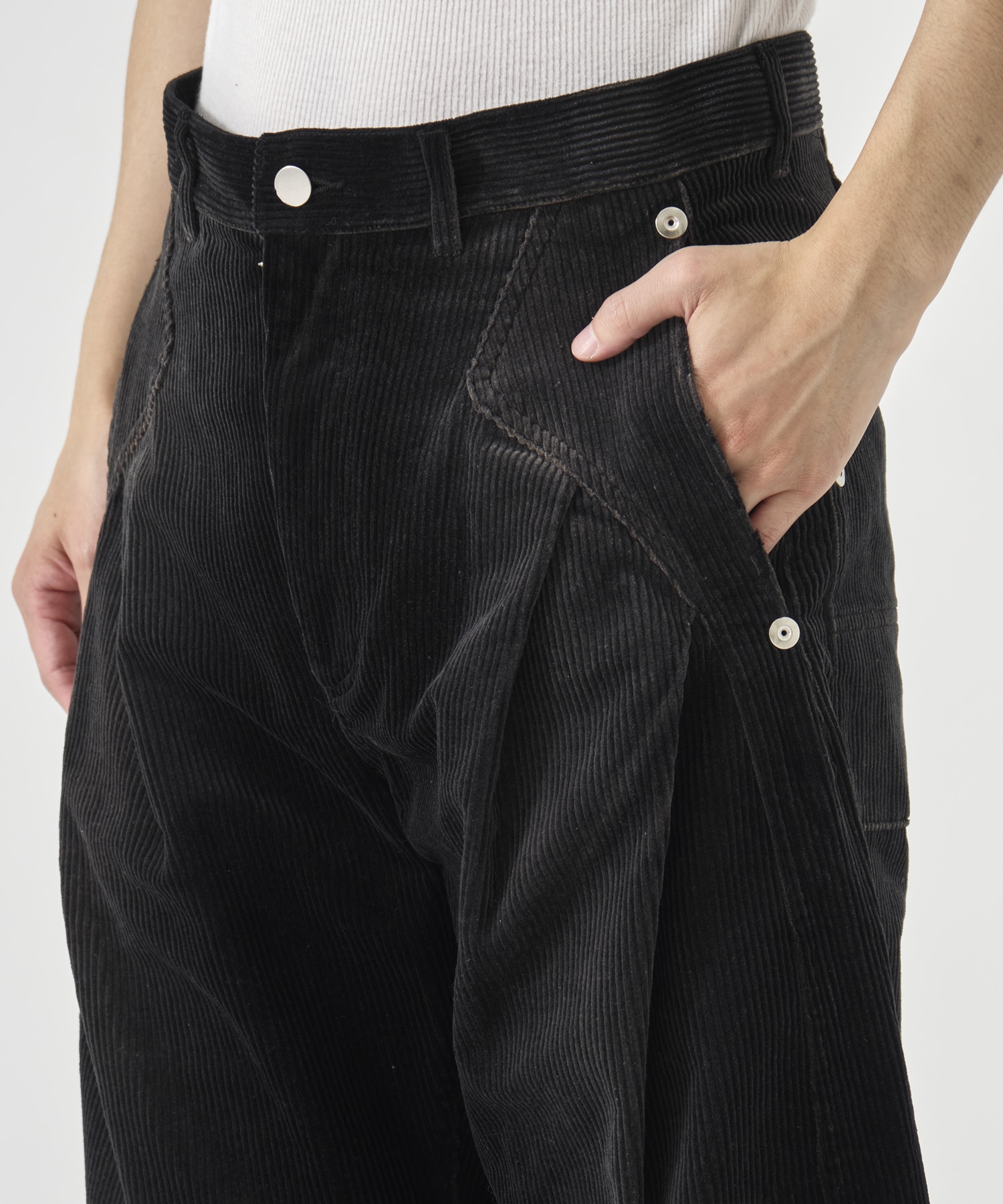 CORDUROY CURVED LEG PANTS CONZ