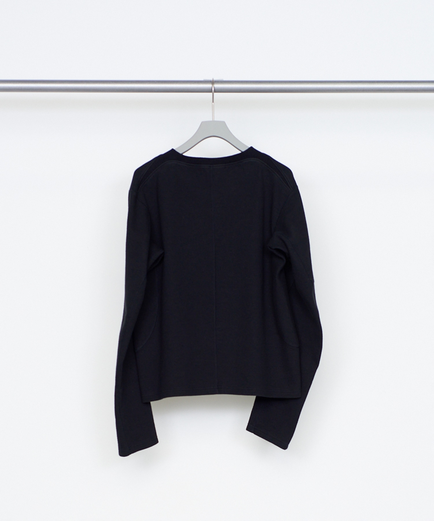 PANNELD LONG SLEEVE V-NECK T-SHIRT NVRFRGT