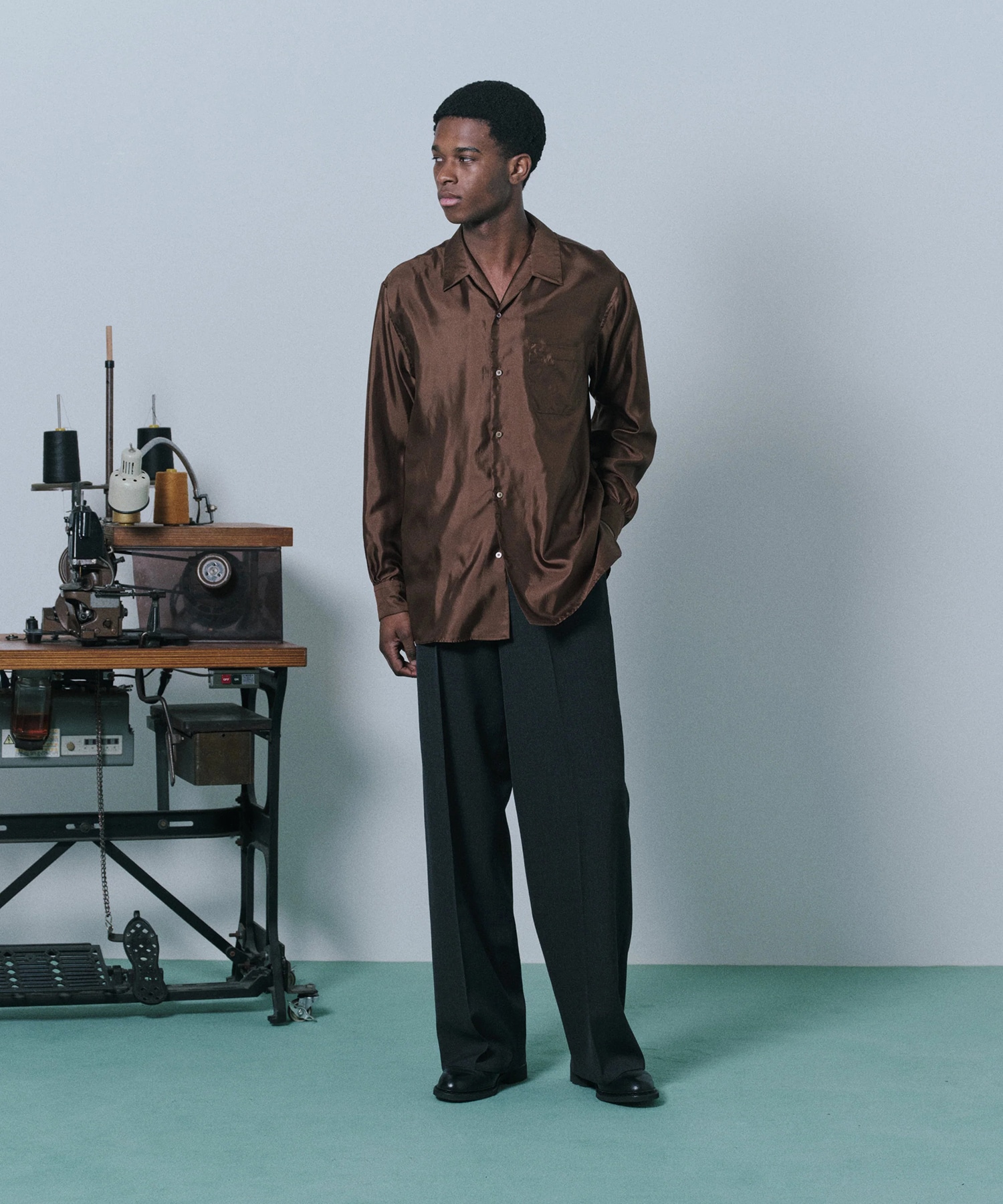 FLAT FRONT WIDE TROUSERS MARKAWARE/marka