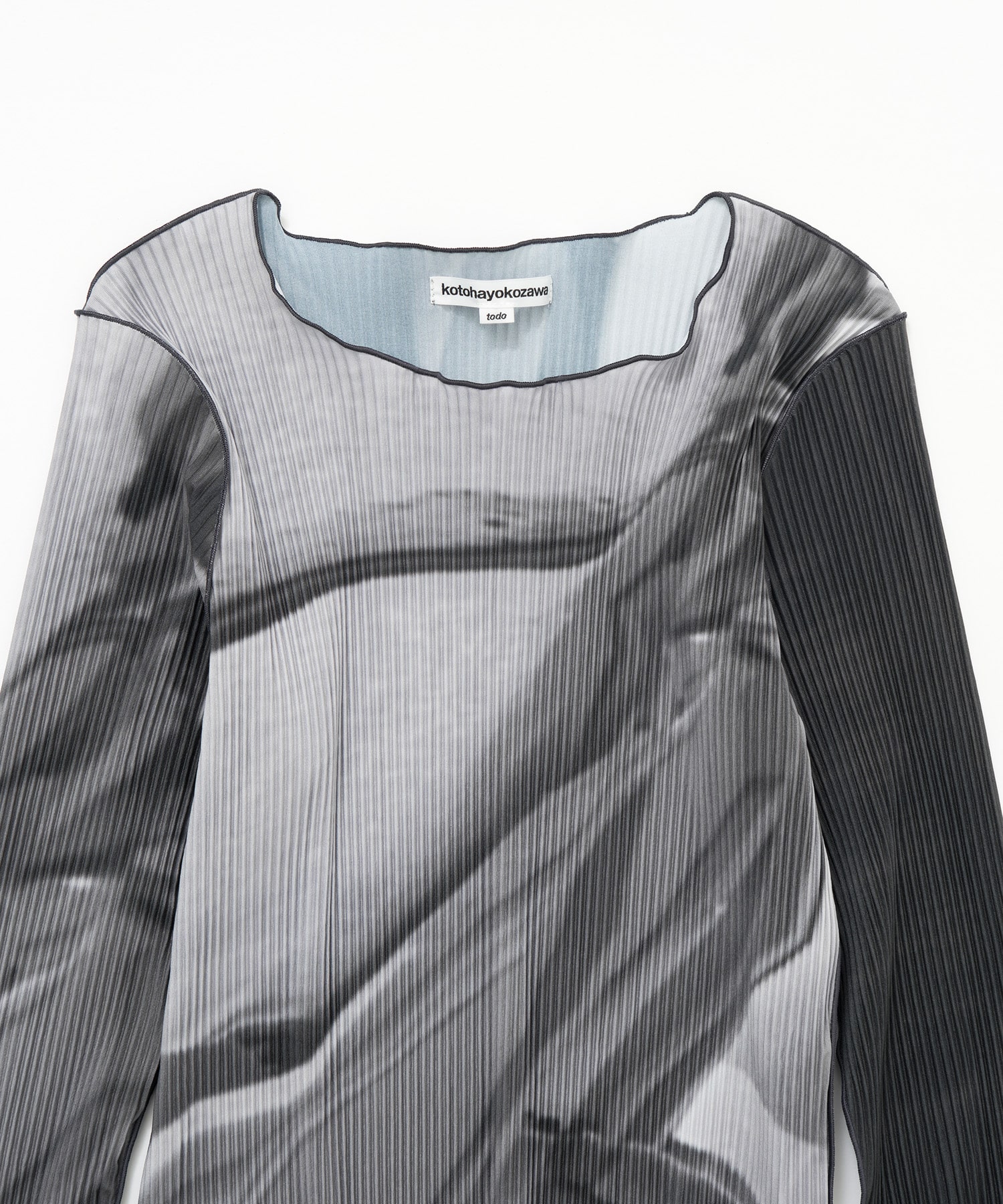 別注 GRAPHIC TINY TOP kotohayokozawa