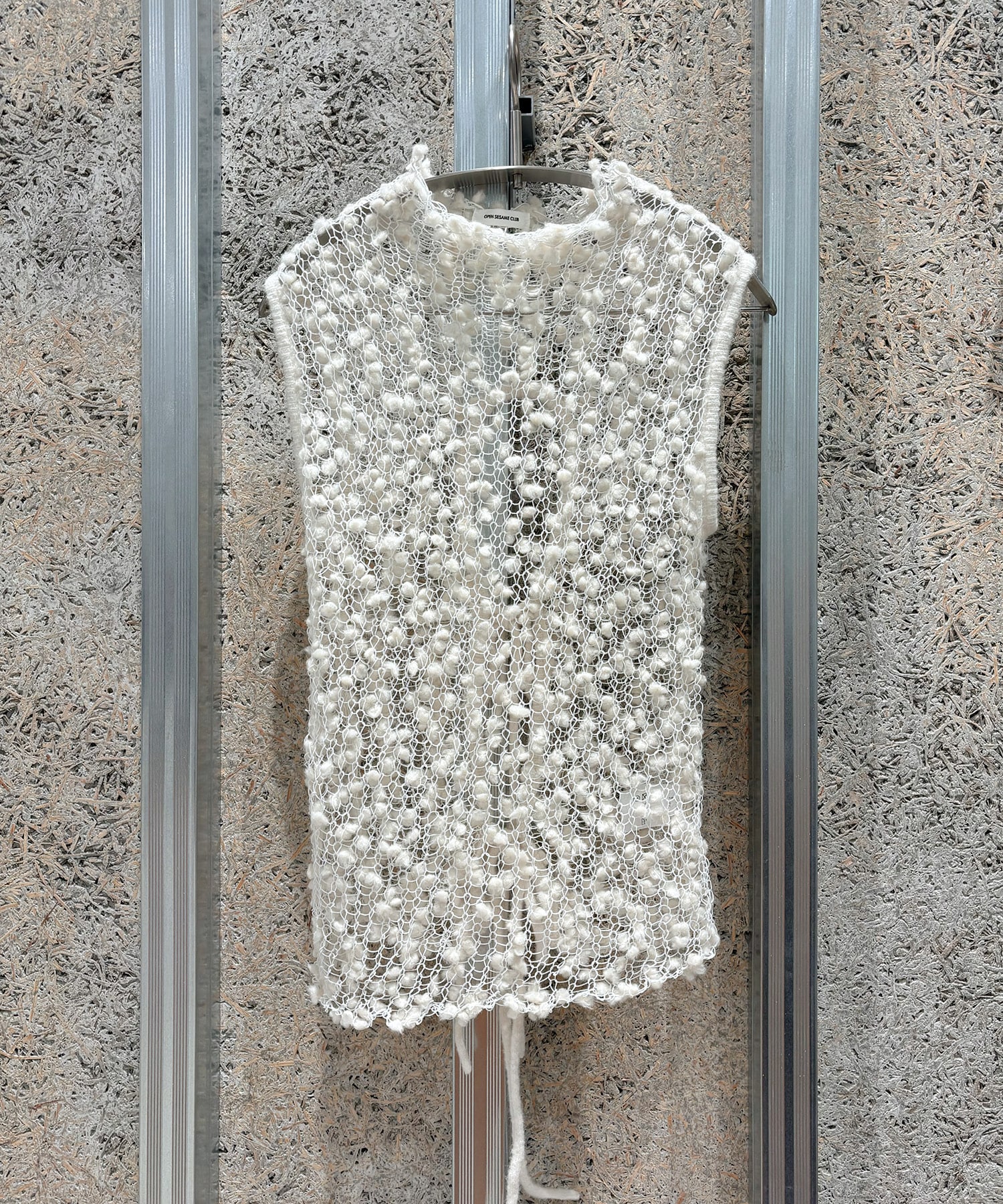 Pom-Pom vest OPEN SESAME CLUB