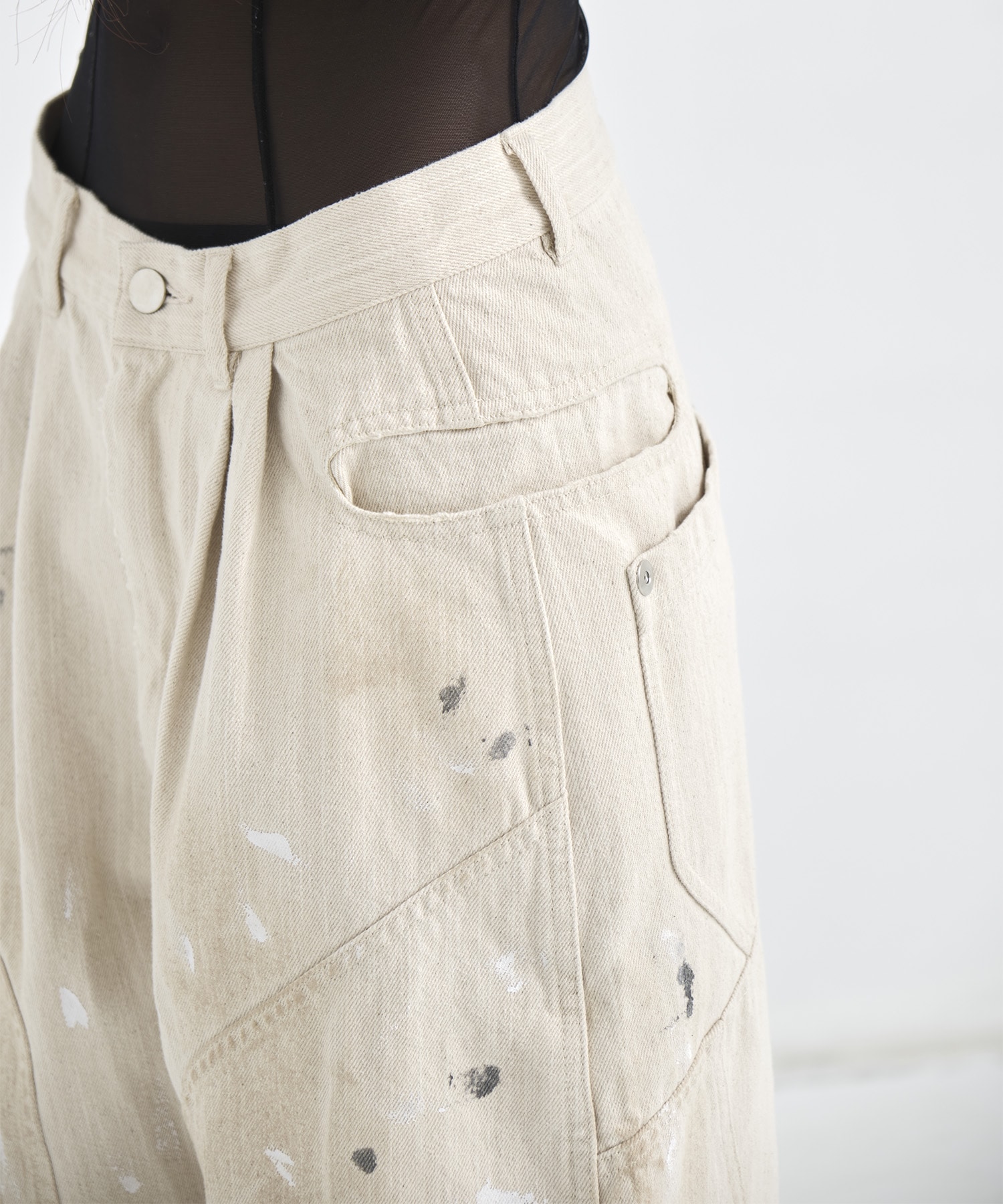 paint curved jeans CONZ