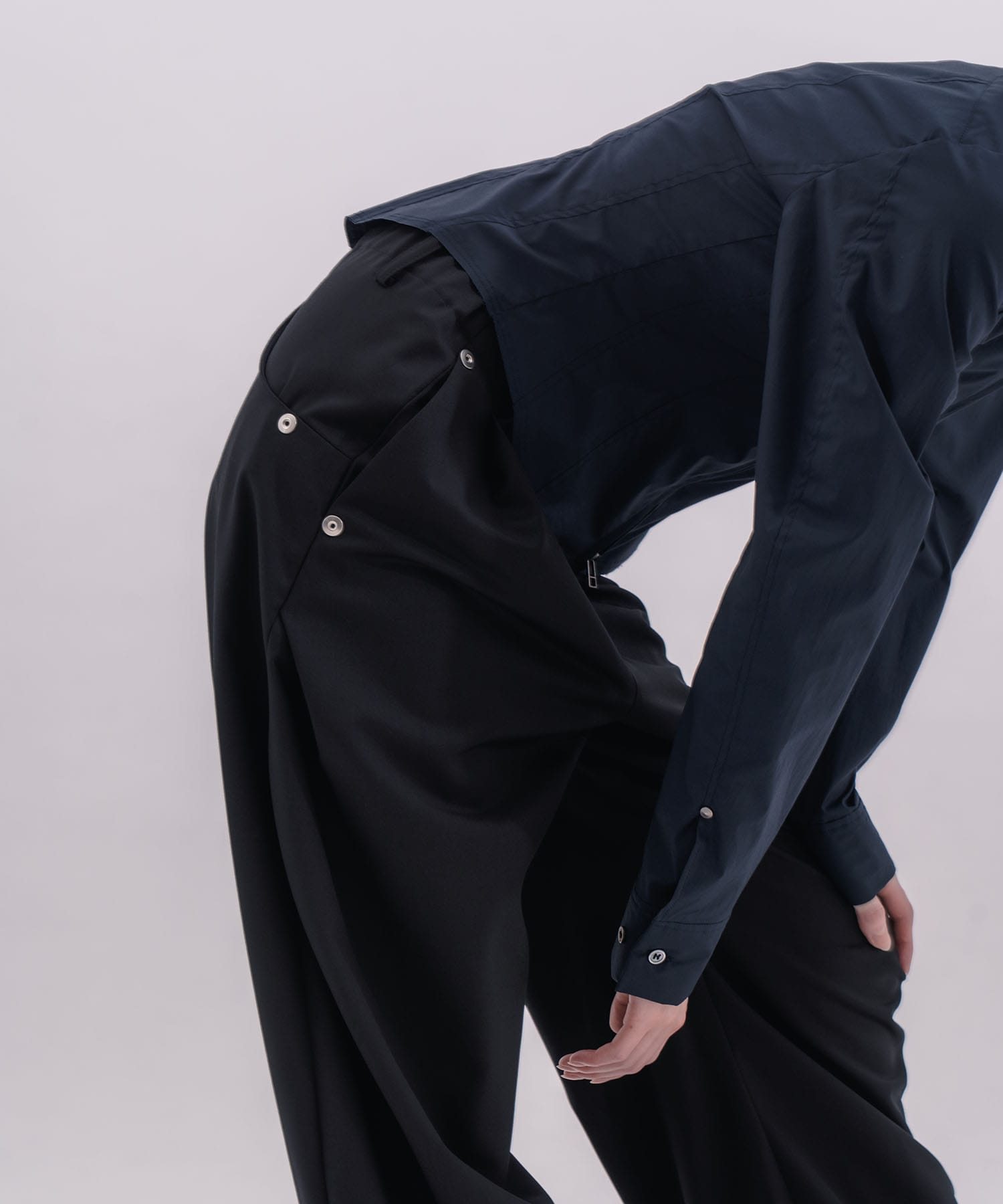curve leg trousers CONZ