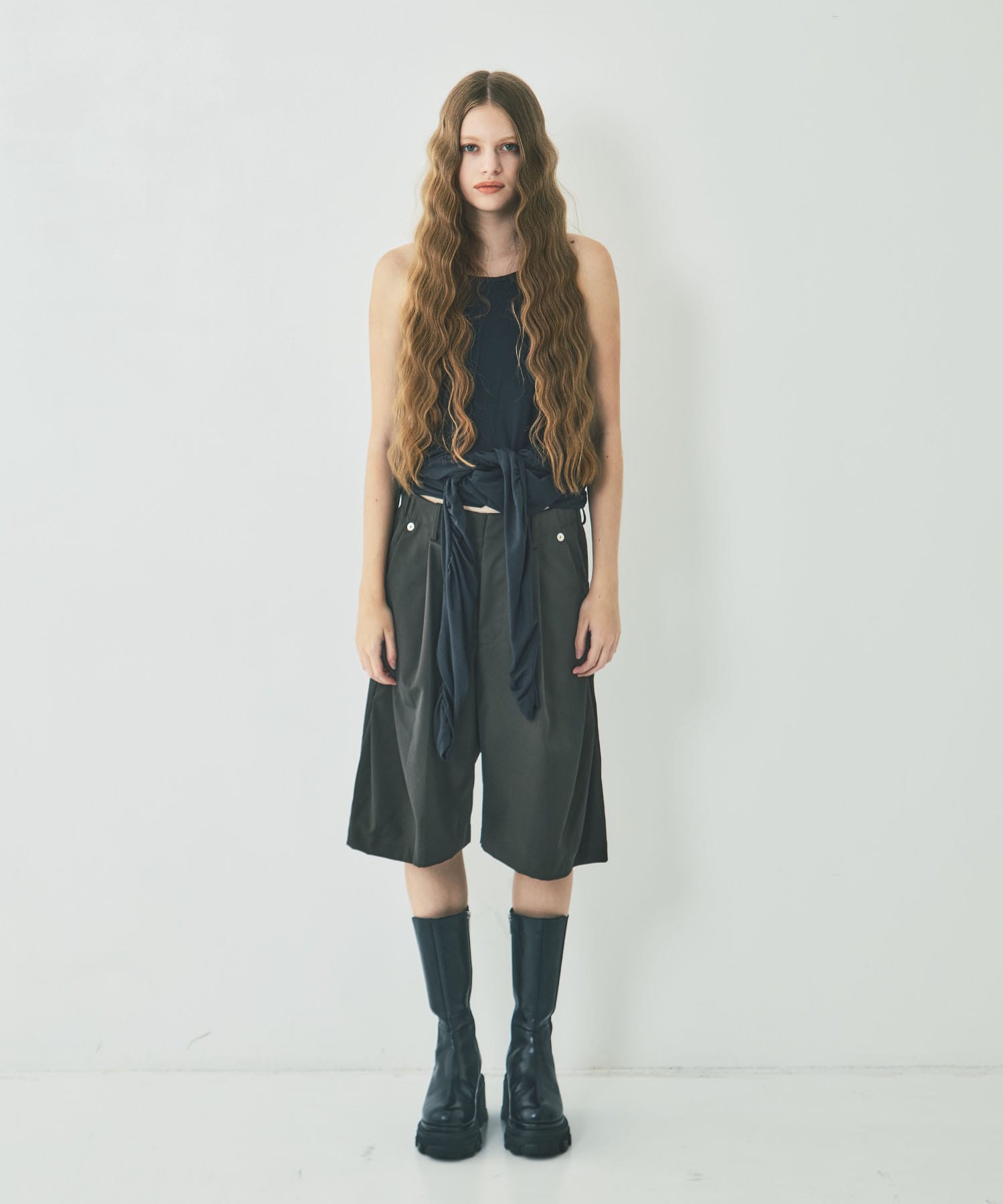 curve leg wide shorts CONZ