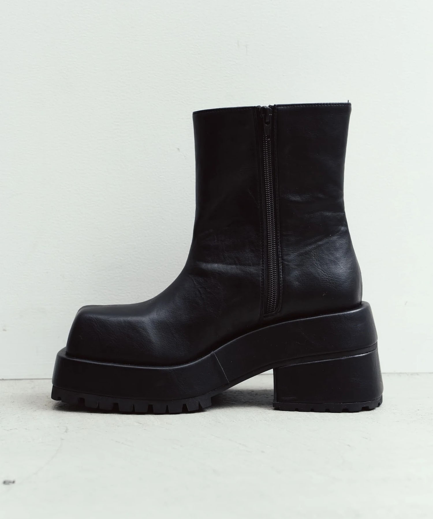volume square boots Knuth Marf
