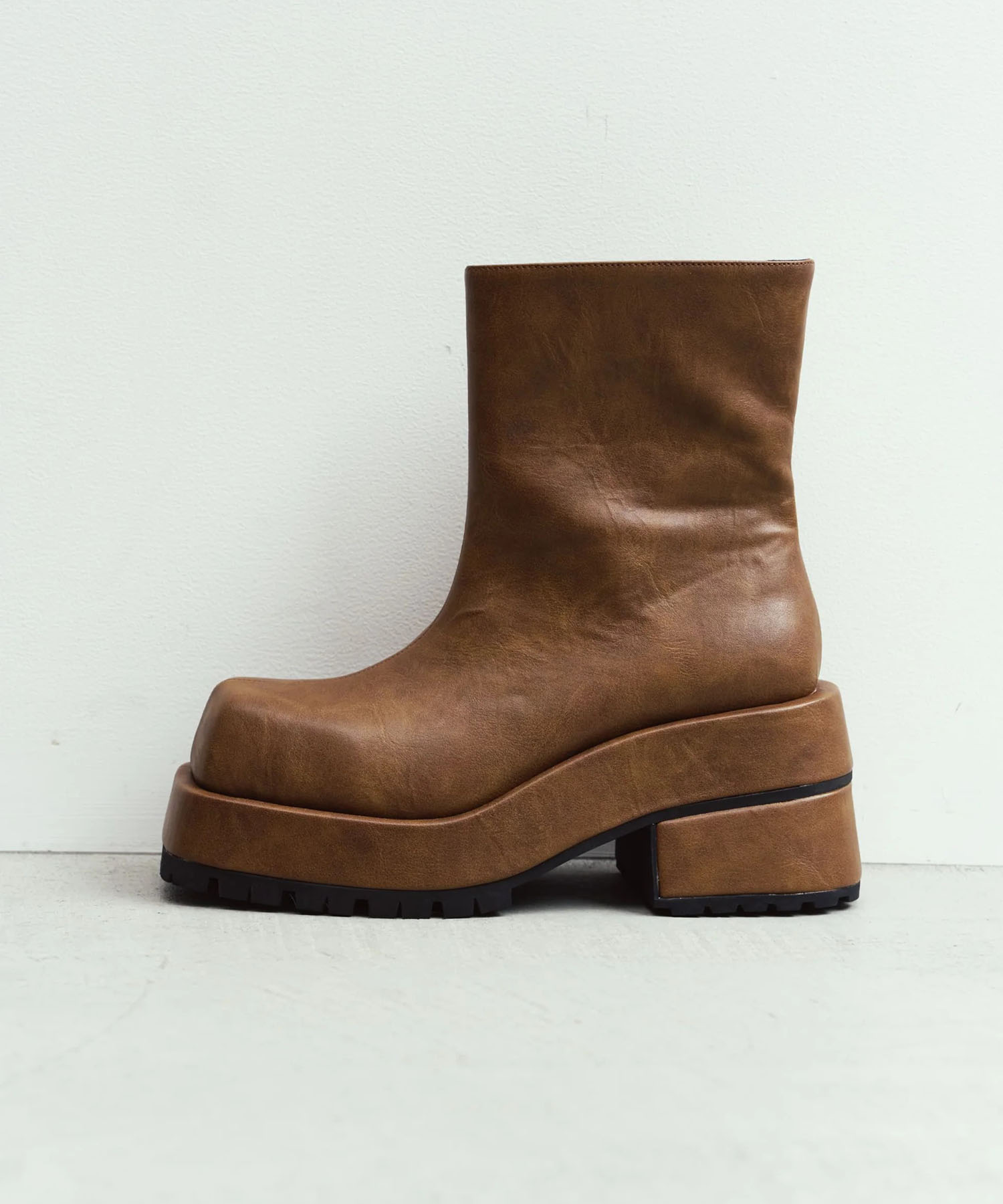volume square boots Knuth Marf