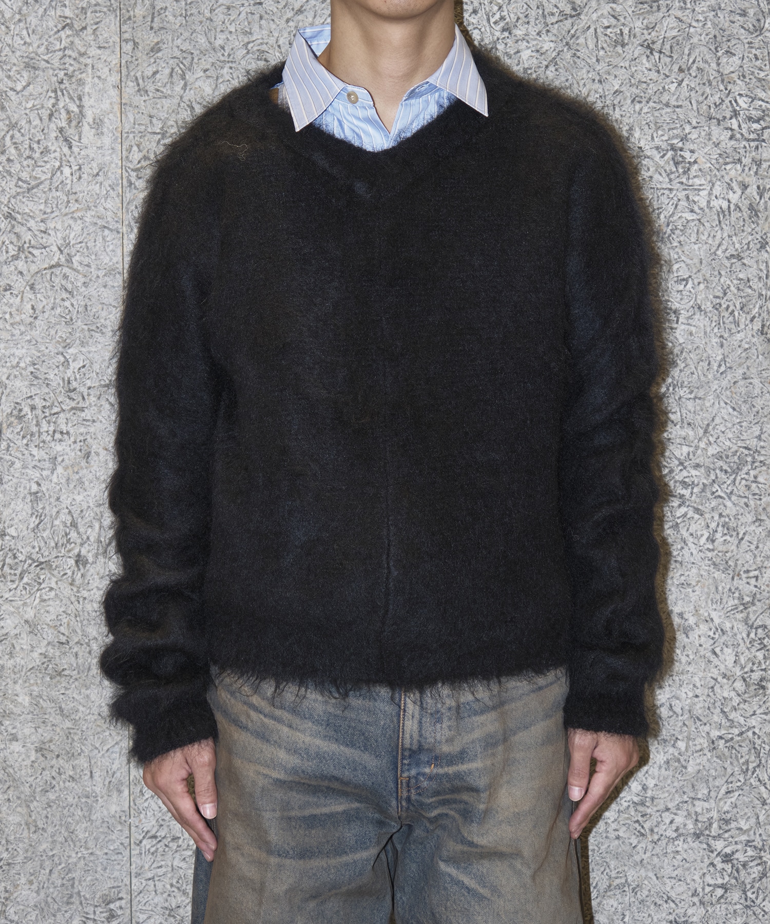 BRUSHED MOHAIR V-NECK SWEATER NVRFRGT