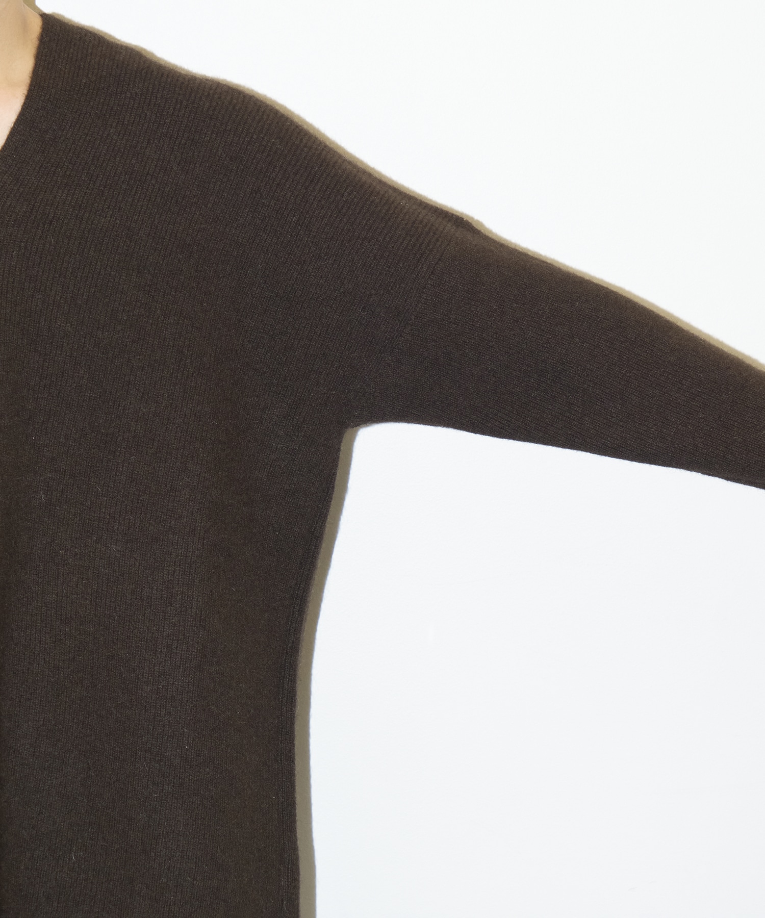 YAK V-neck Sweater Nomat