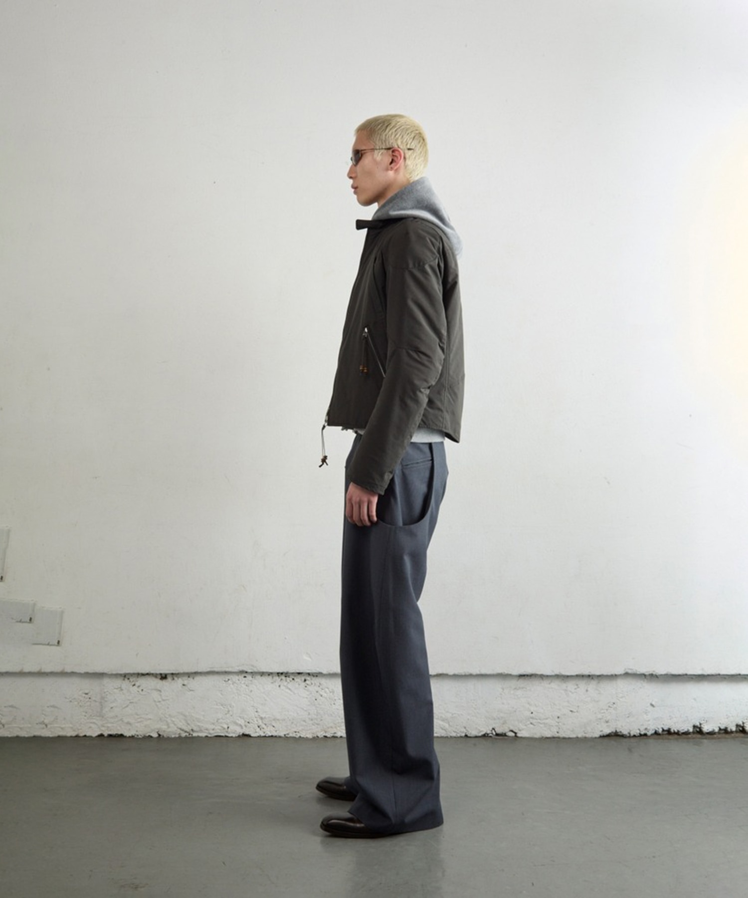 CURVED LEG UTILITY TROUSERS(2 DARK GREY): NVRFRGT: MENS｜CONZ