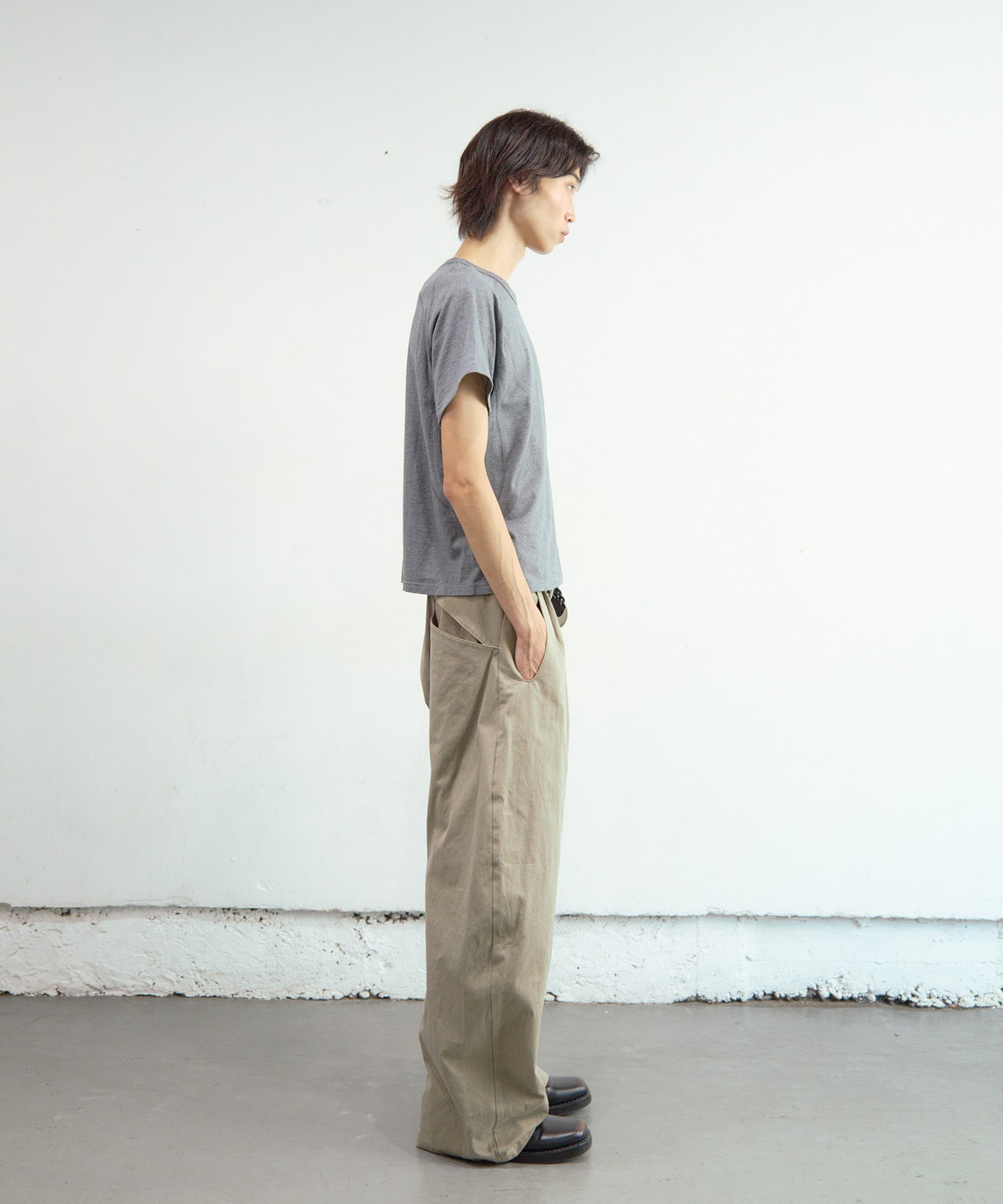 2TUCKED CURVED LEG TROUSERS NVRFRGT