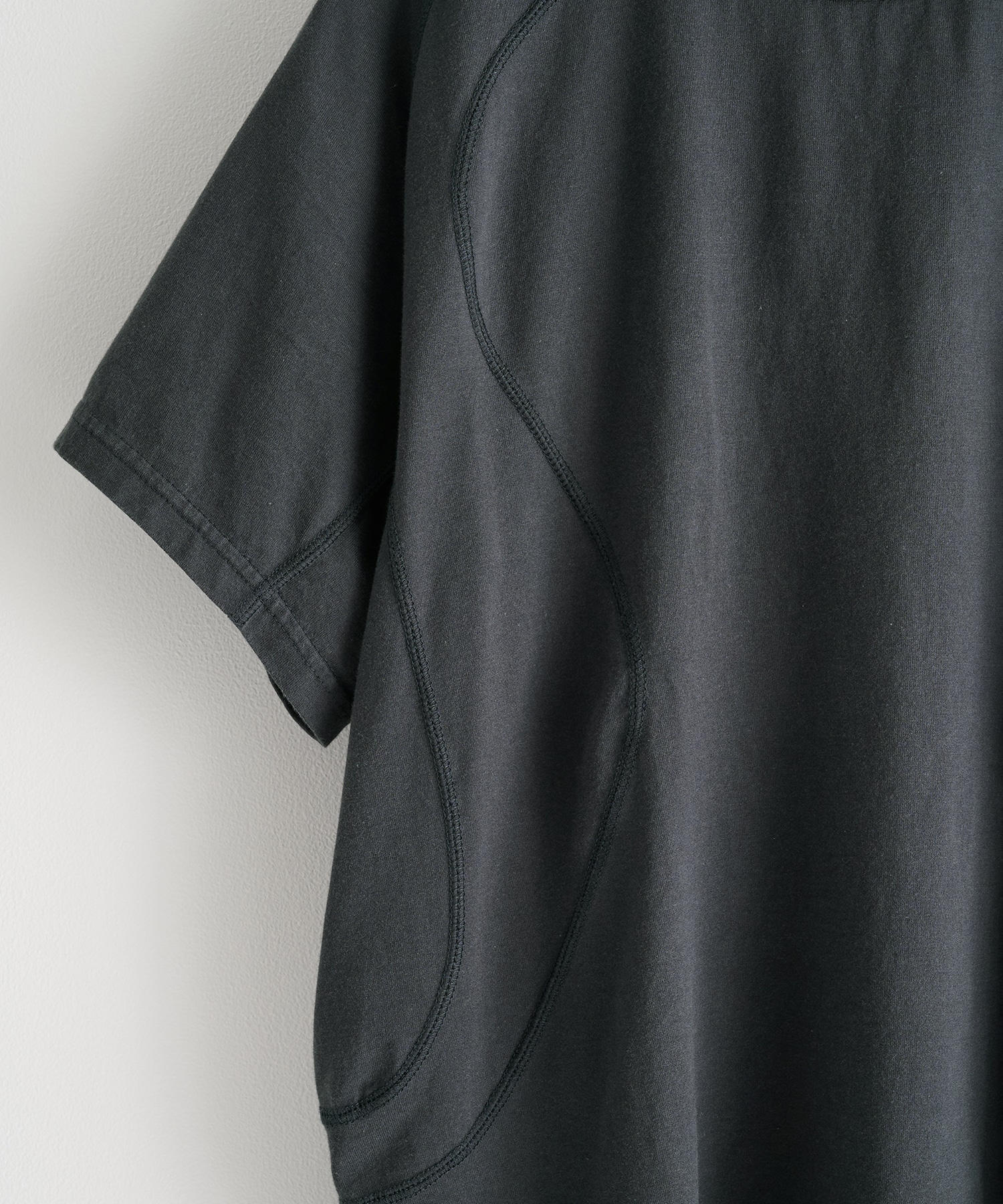 PANELLED HALF SLEEVE T-SHIRT NVRFRGT