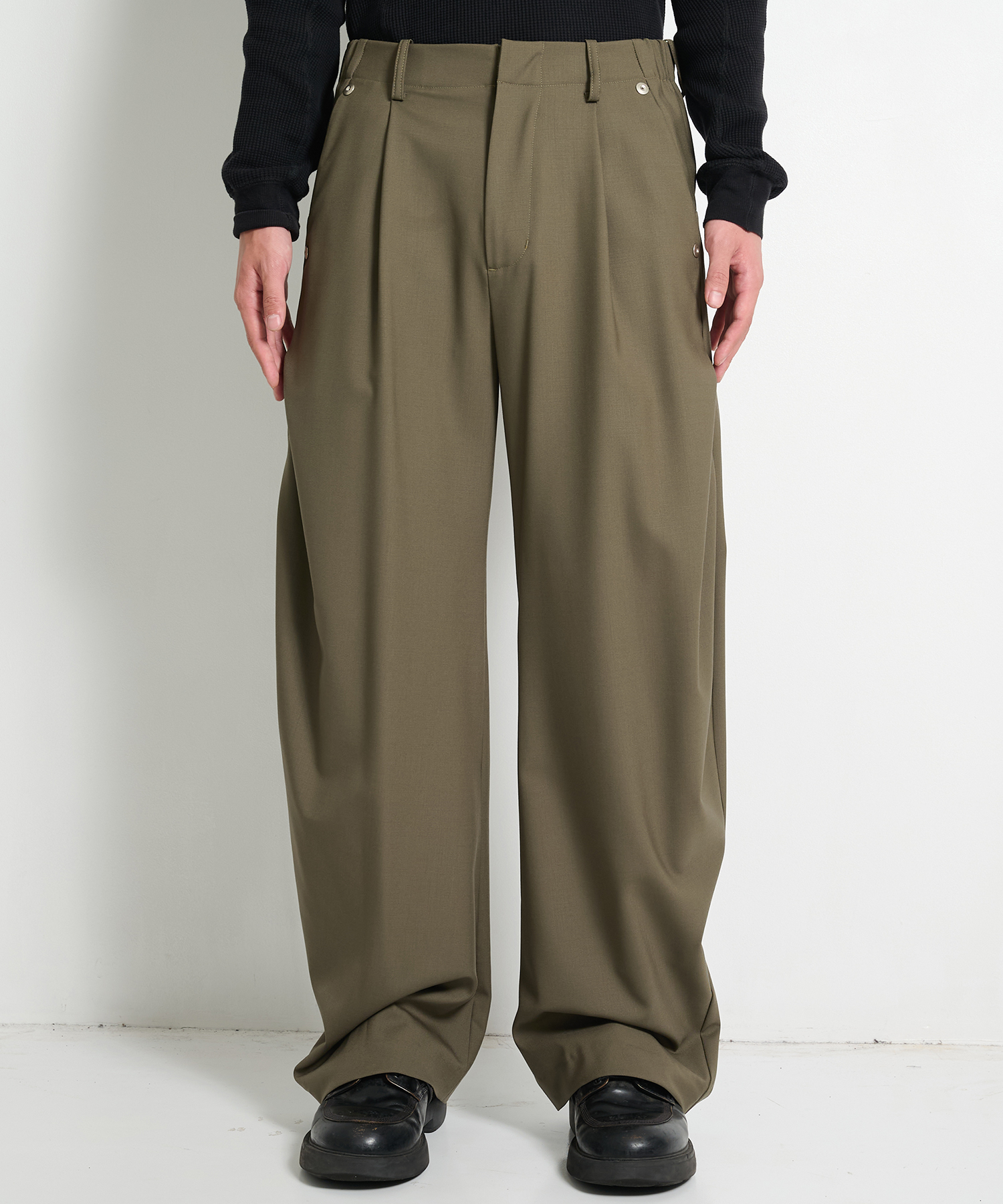 curve leg trousers 2.0 CONZ