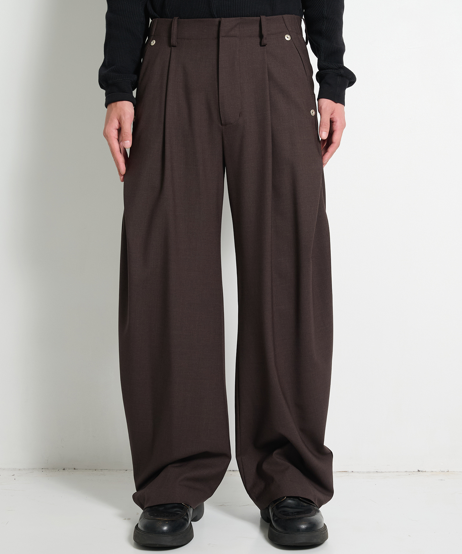 curve leg trousers 2.0 CONZ