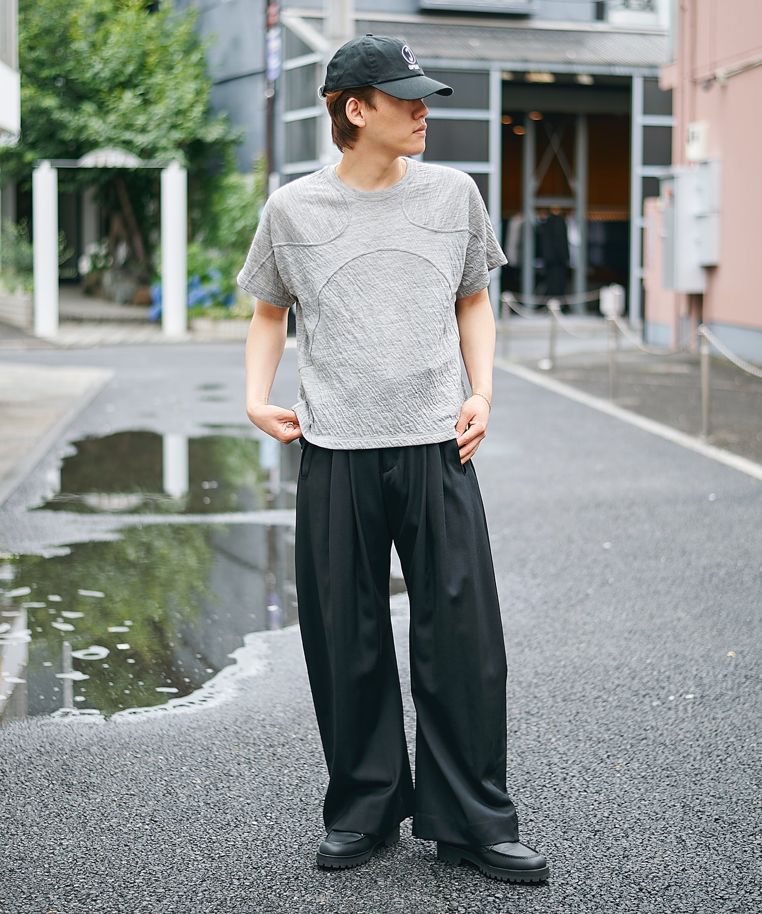 別注 2TUCKED CURVED LEG TROUSERS NVRFRGT