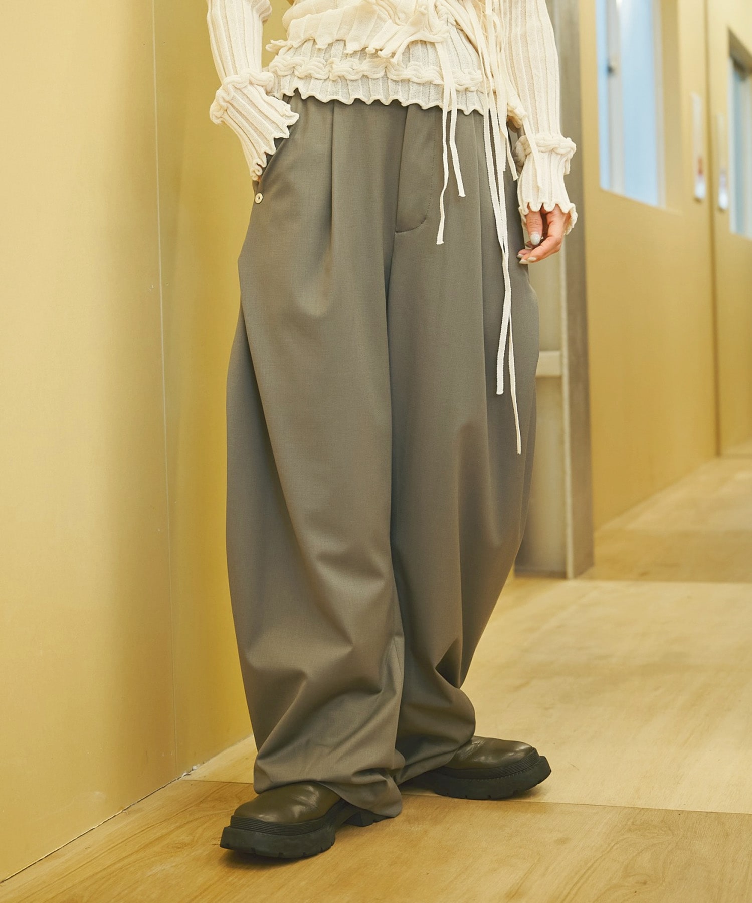 CURVE LEG TROUSERS CONZ