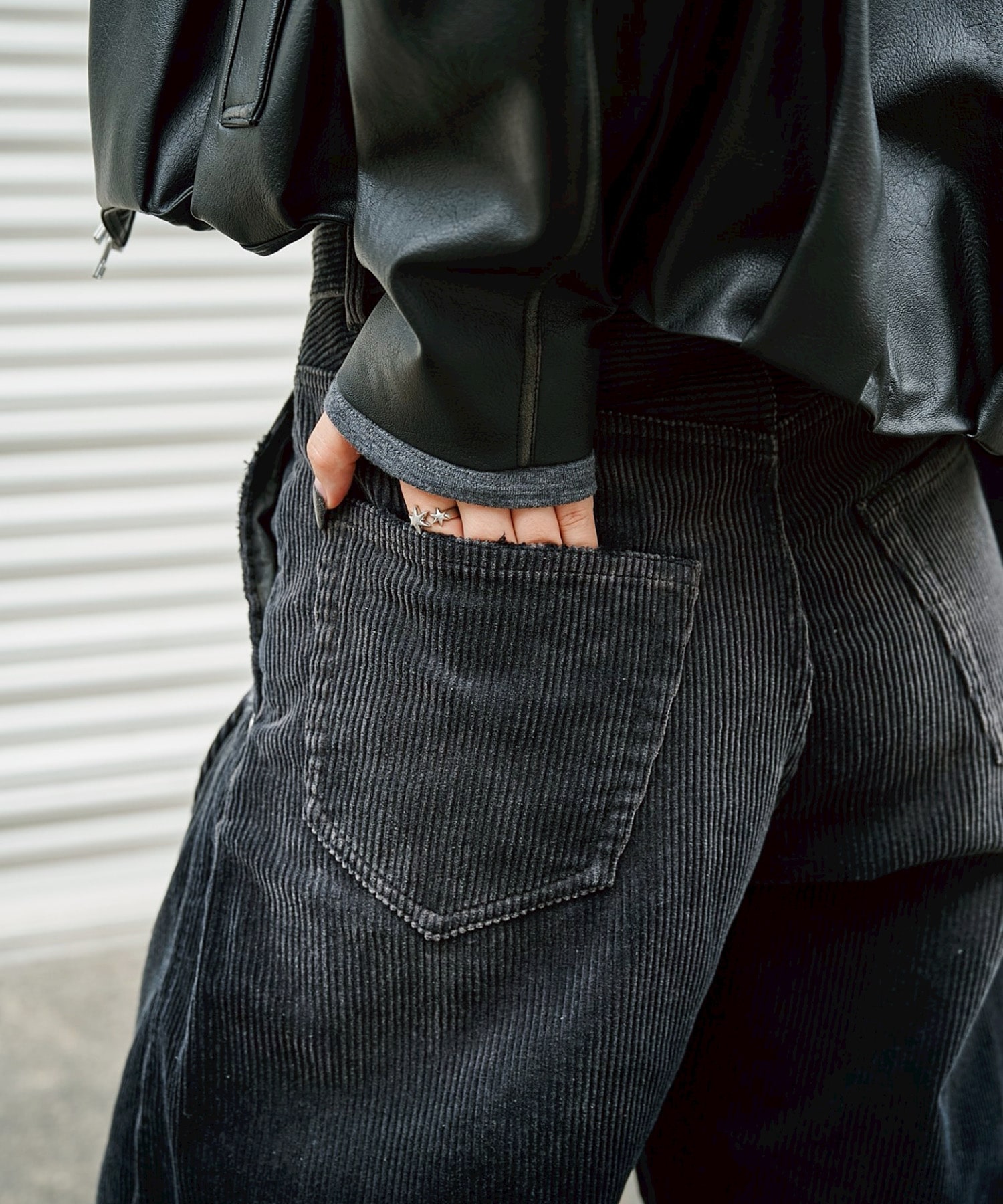 CORDUROY BLAST PAINT CURVED LEG PANTS CONZ