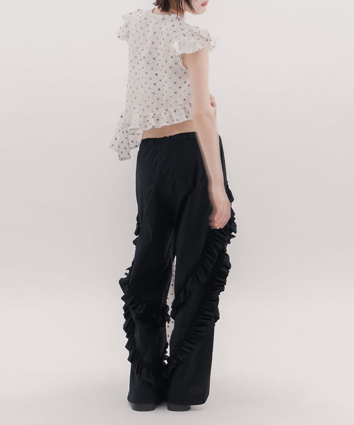 Polka dot print frilled tops naokitomizuka