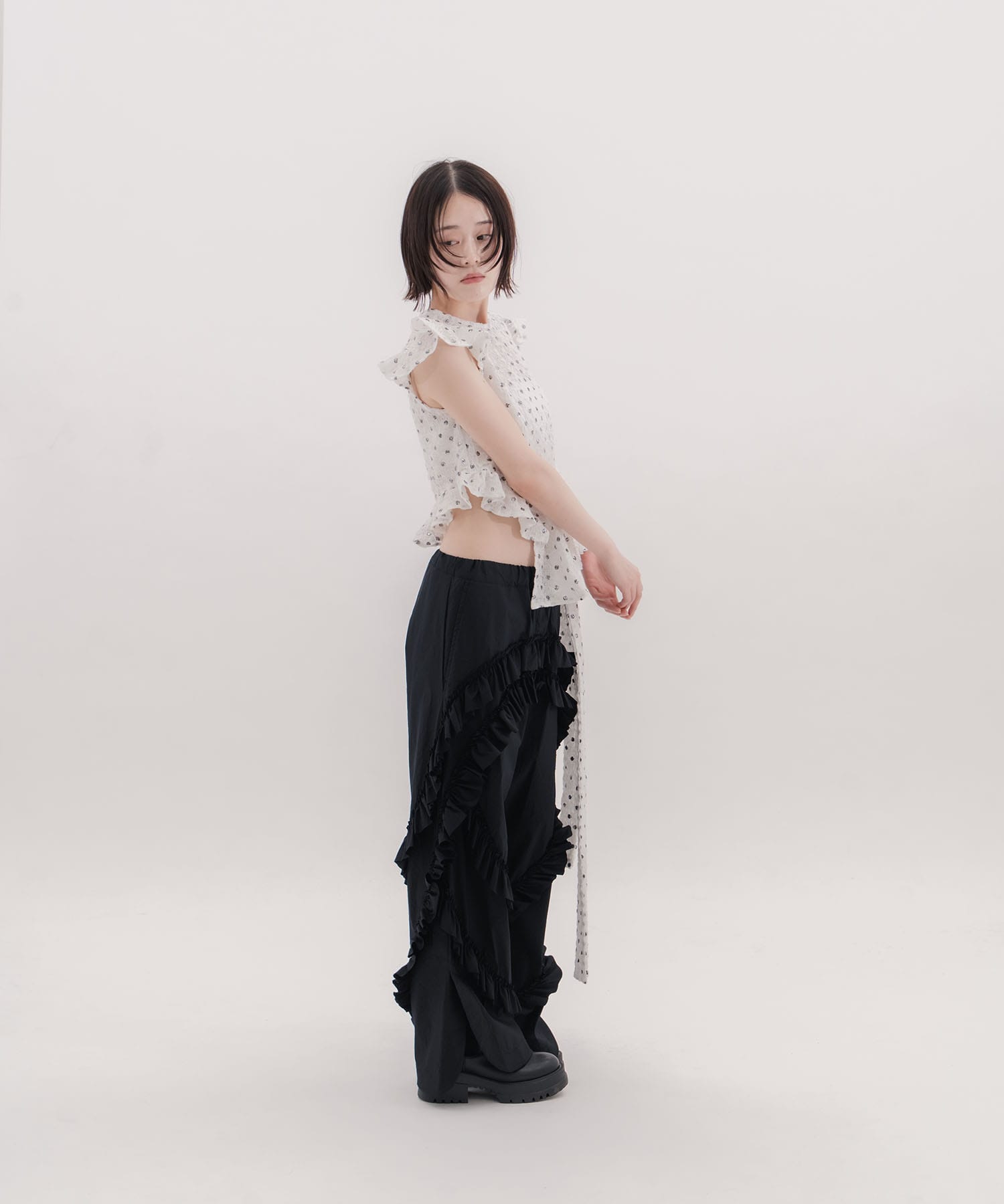 WILD THINGS Frilled pants naokitomizuka