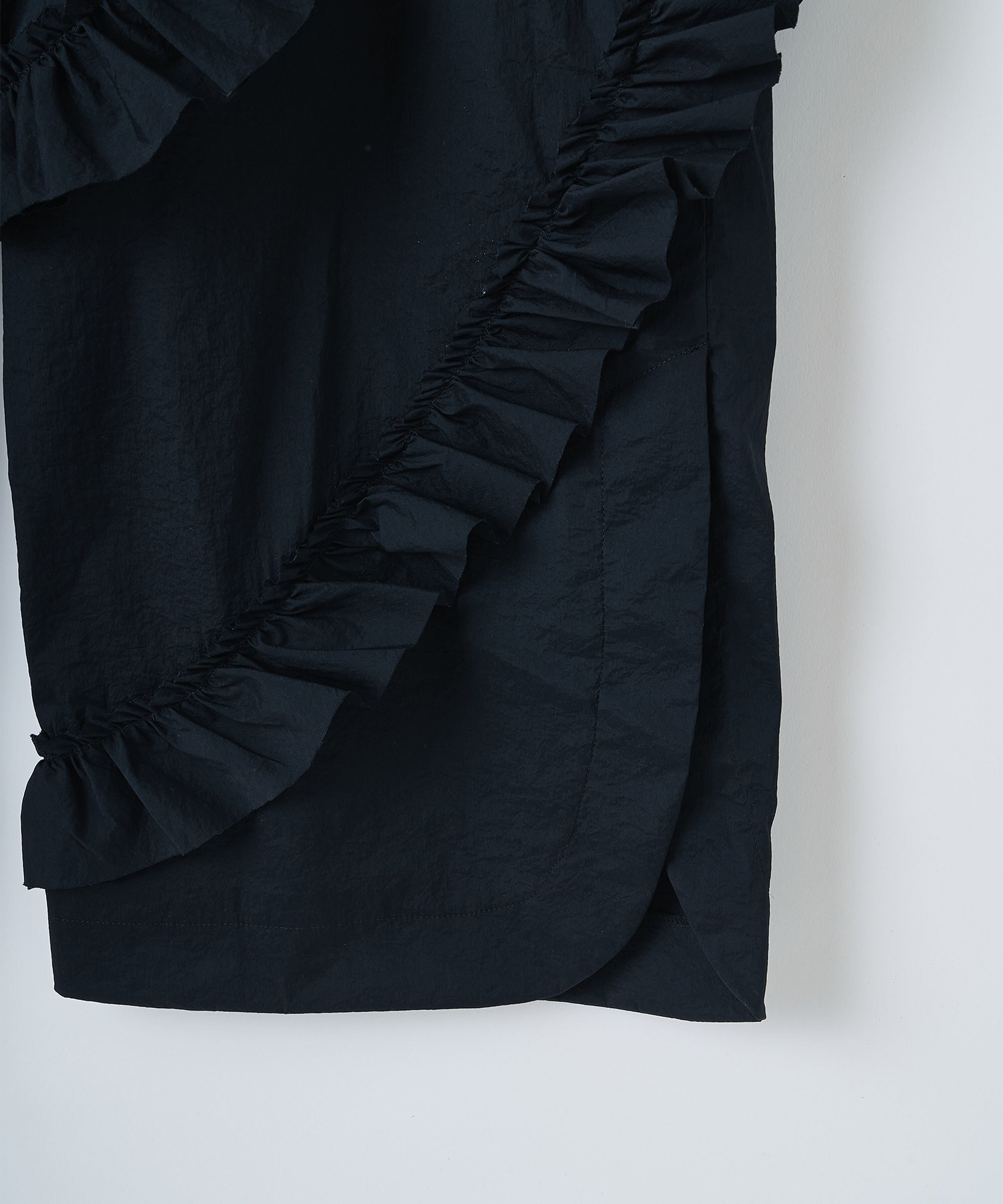 WILD THINGS Frilled pants naokitomizuka