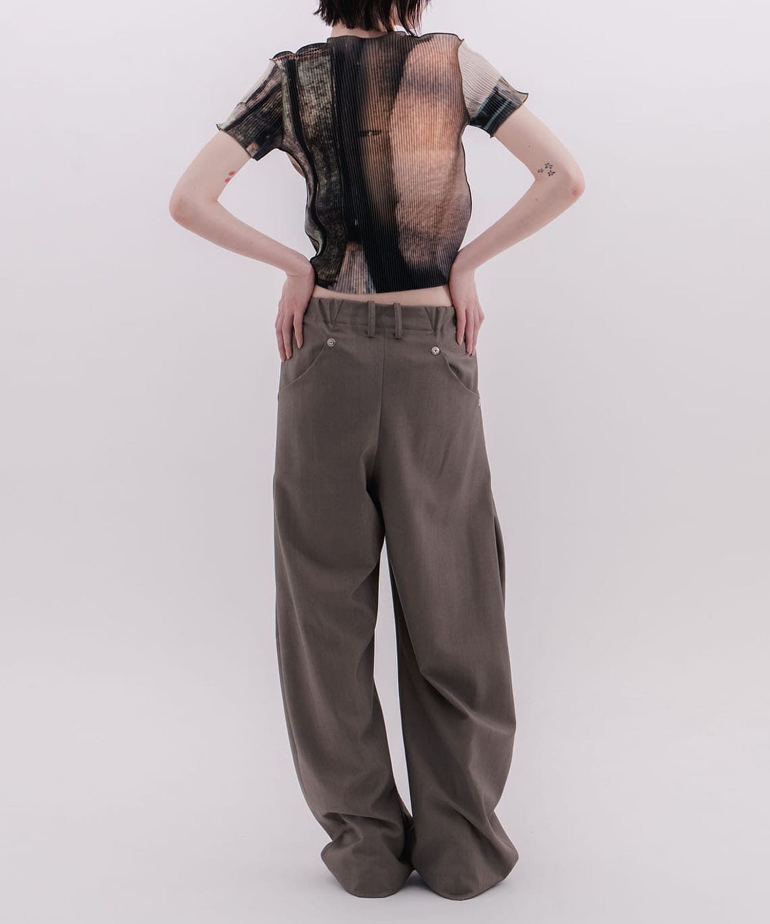 SHEER GRAPHIC TINY TOP kotohayokozawa