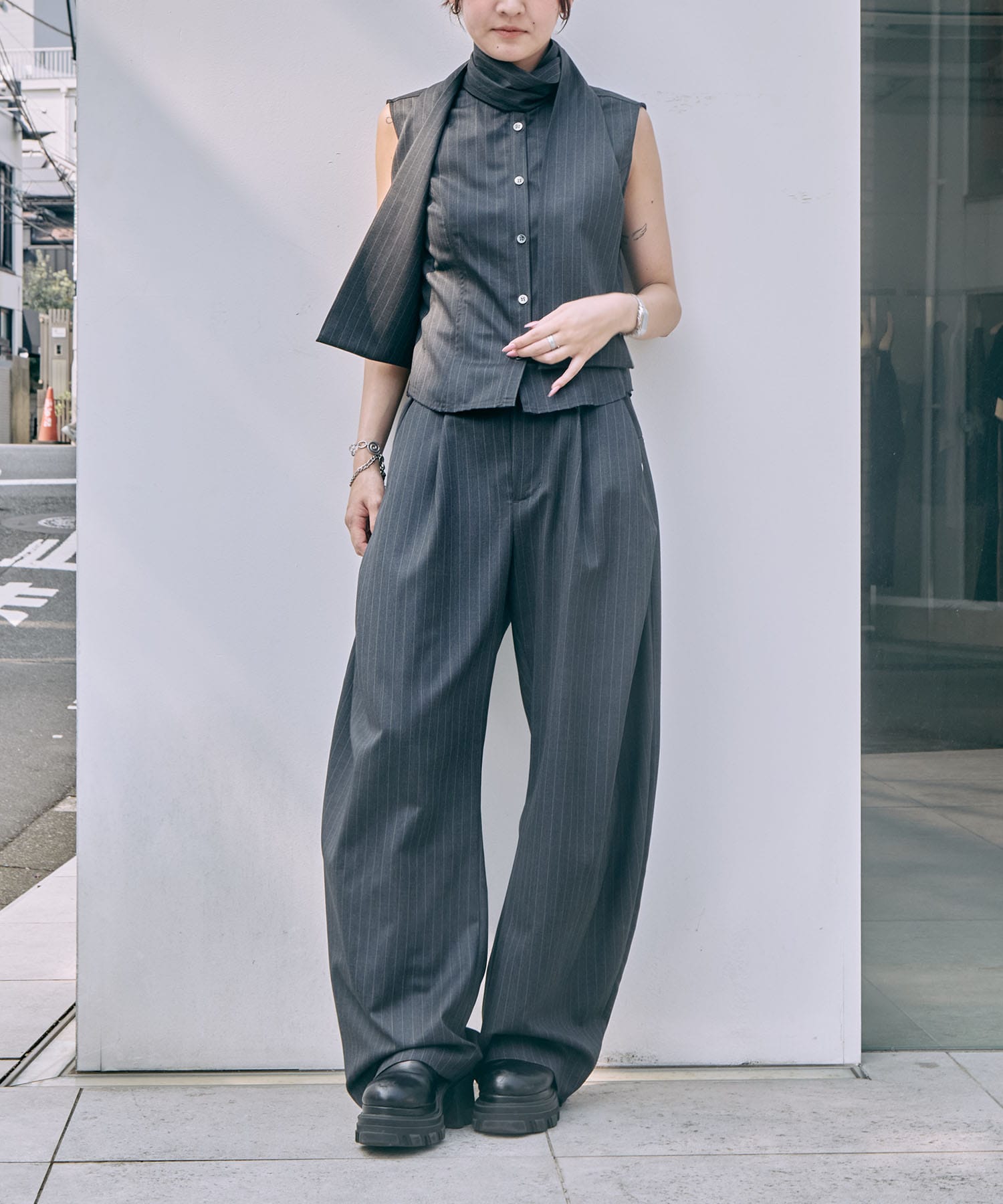 tied sleeve-less shirt CONZ